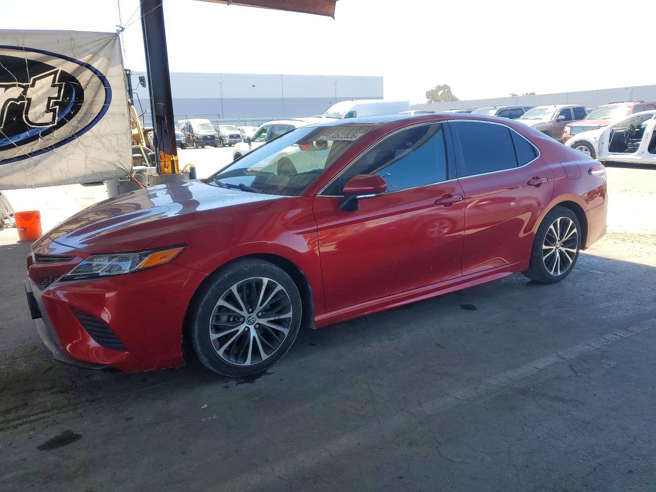 2020 Toyota Camry, SE