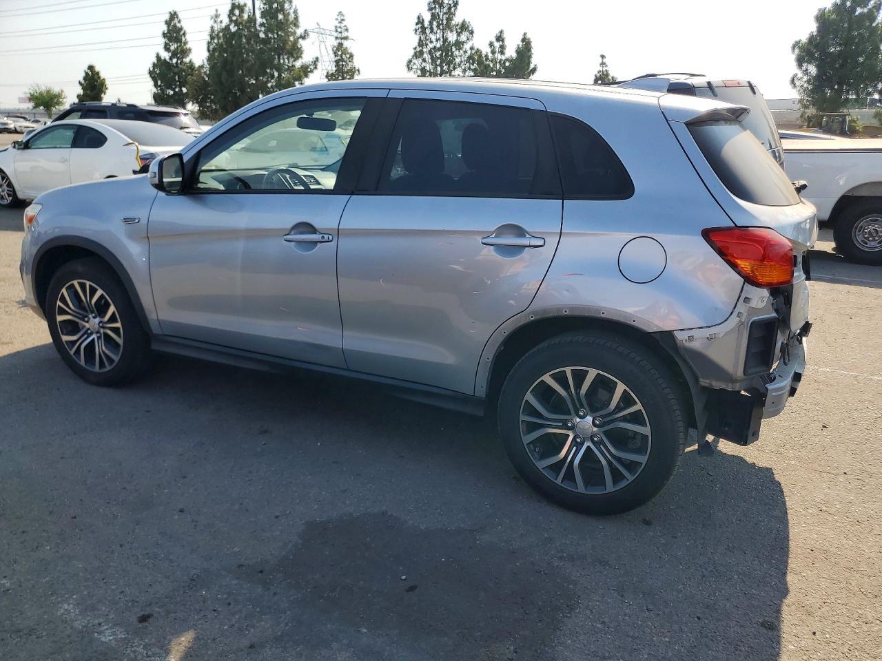 2017 Mitsubishi Outlander, ES