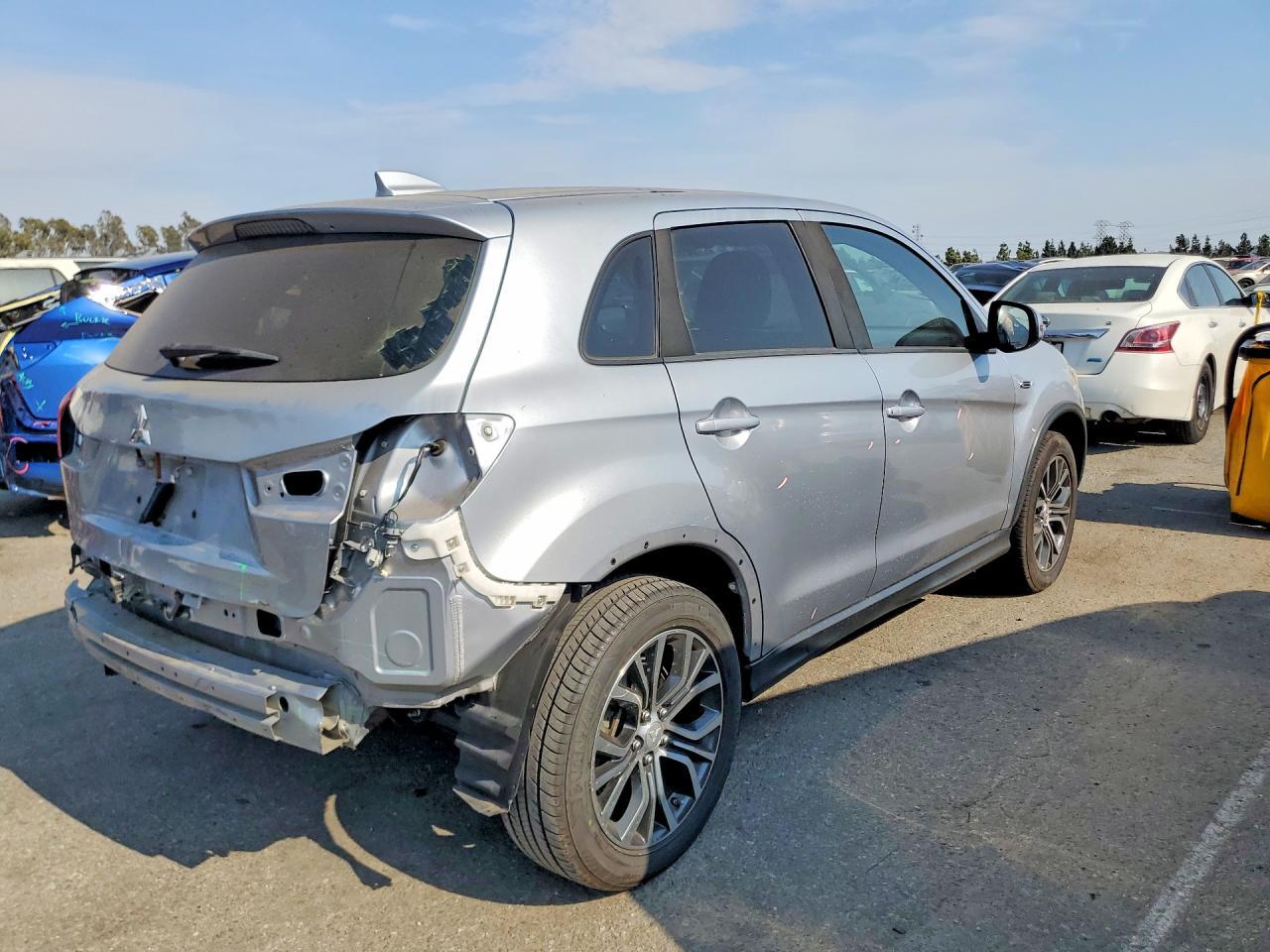 2017 Mitsubishi Outlander, ES