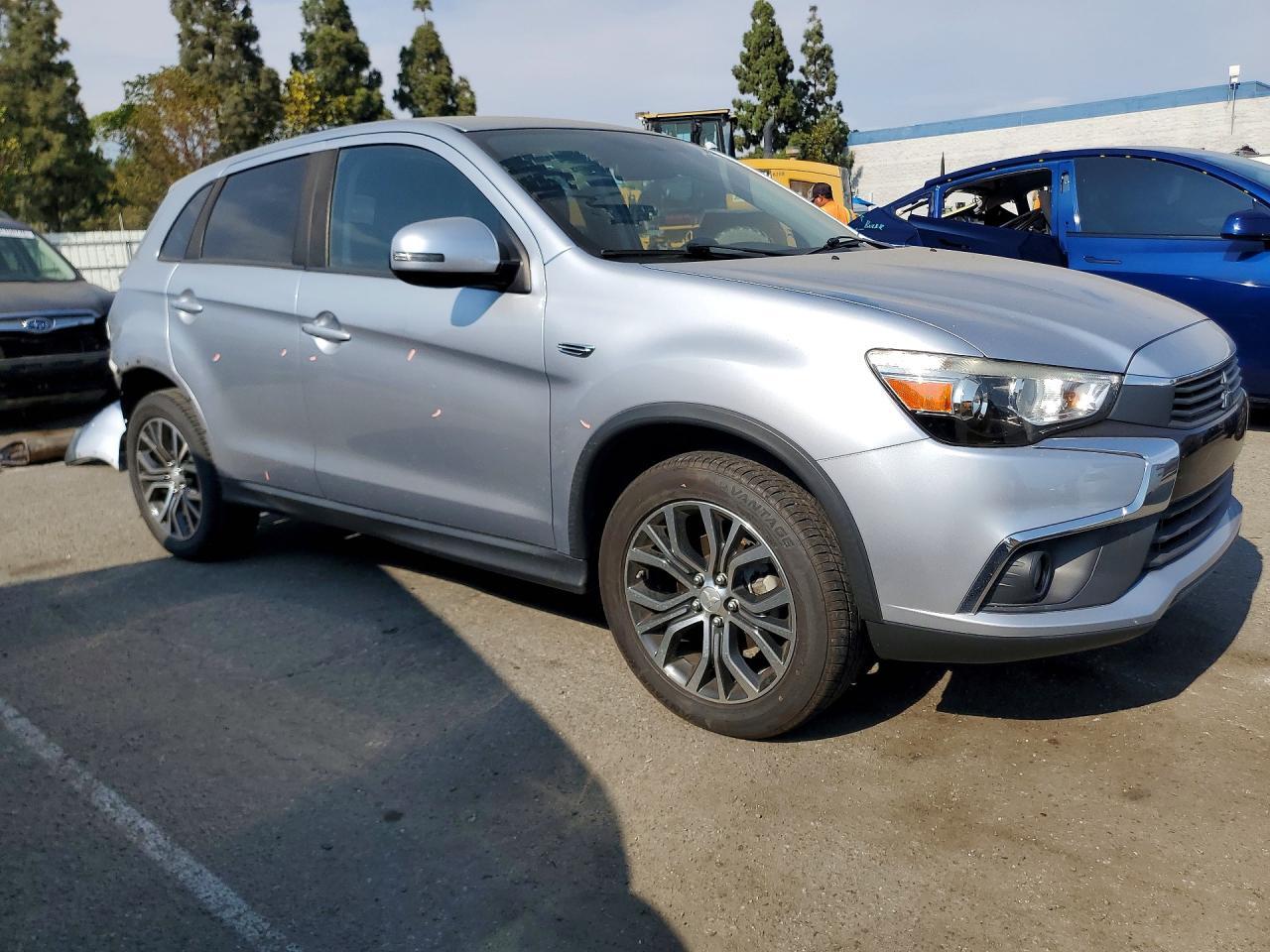 2017 Mitsubishi Outlander, ES