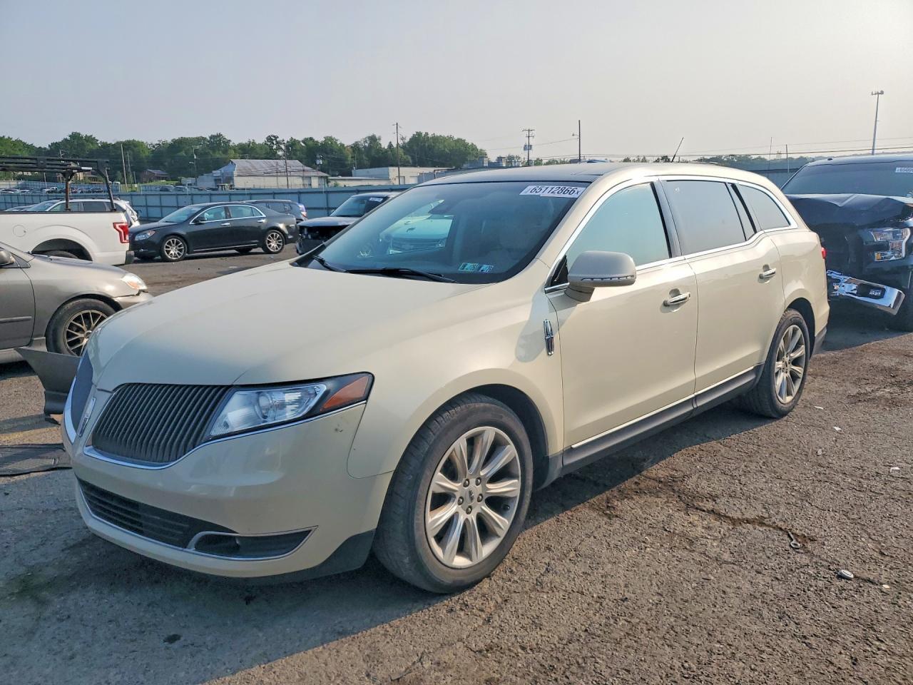 2016 Lincoln MKT