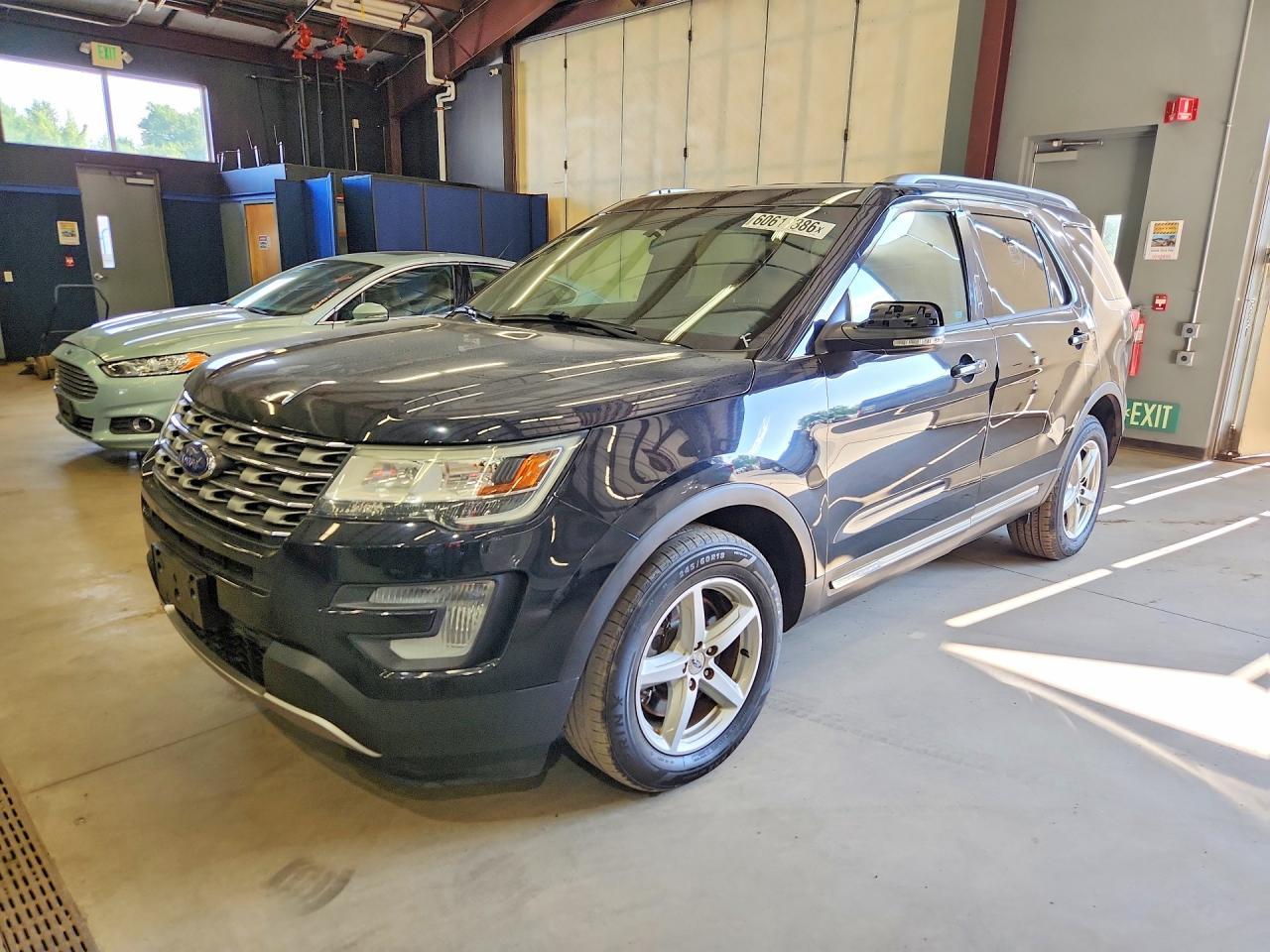 2017 Ford Explorer, Xlt