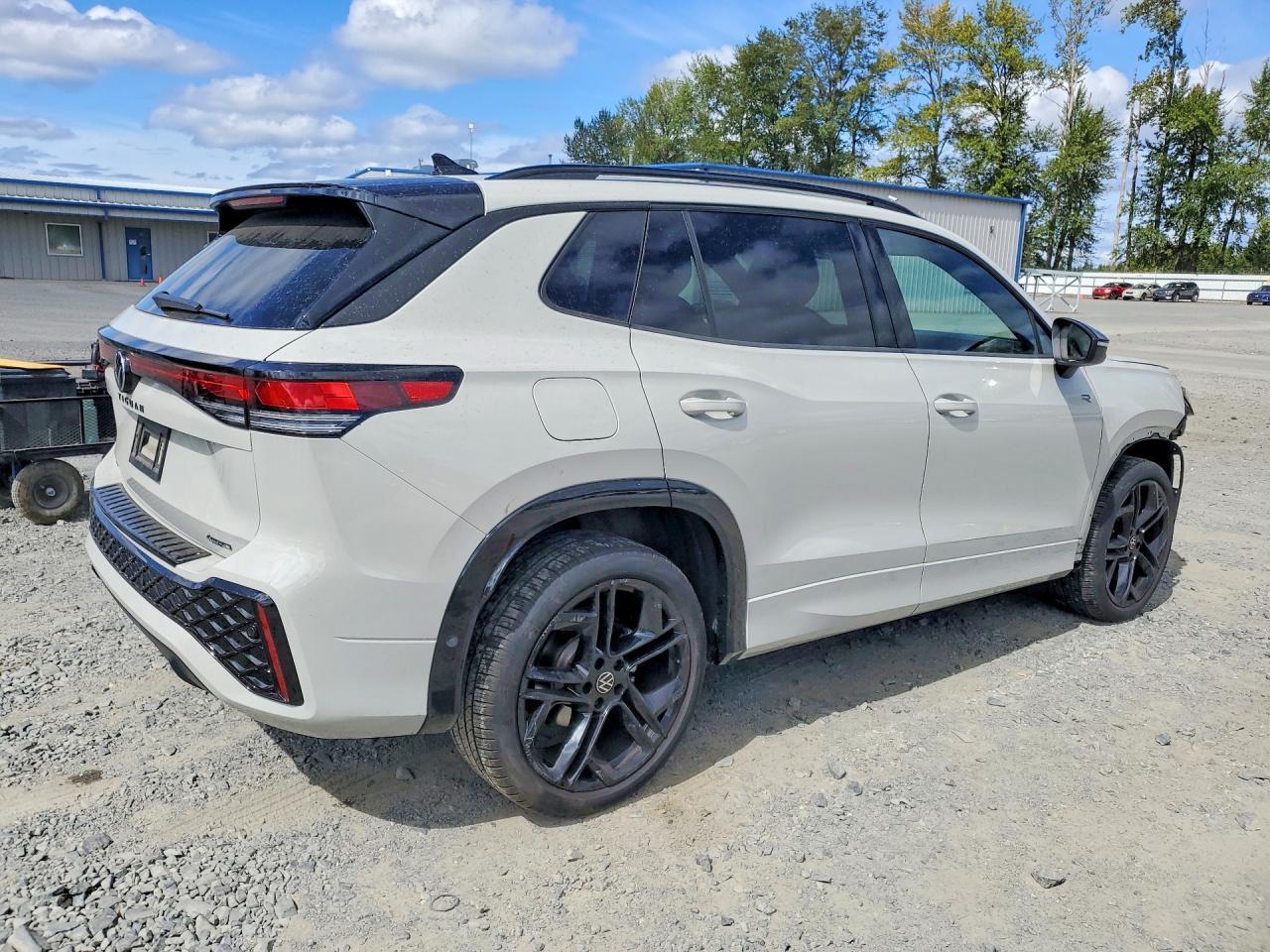 2025 Volkswagen Tiguan, Se R-...