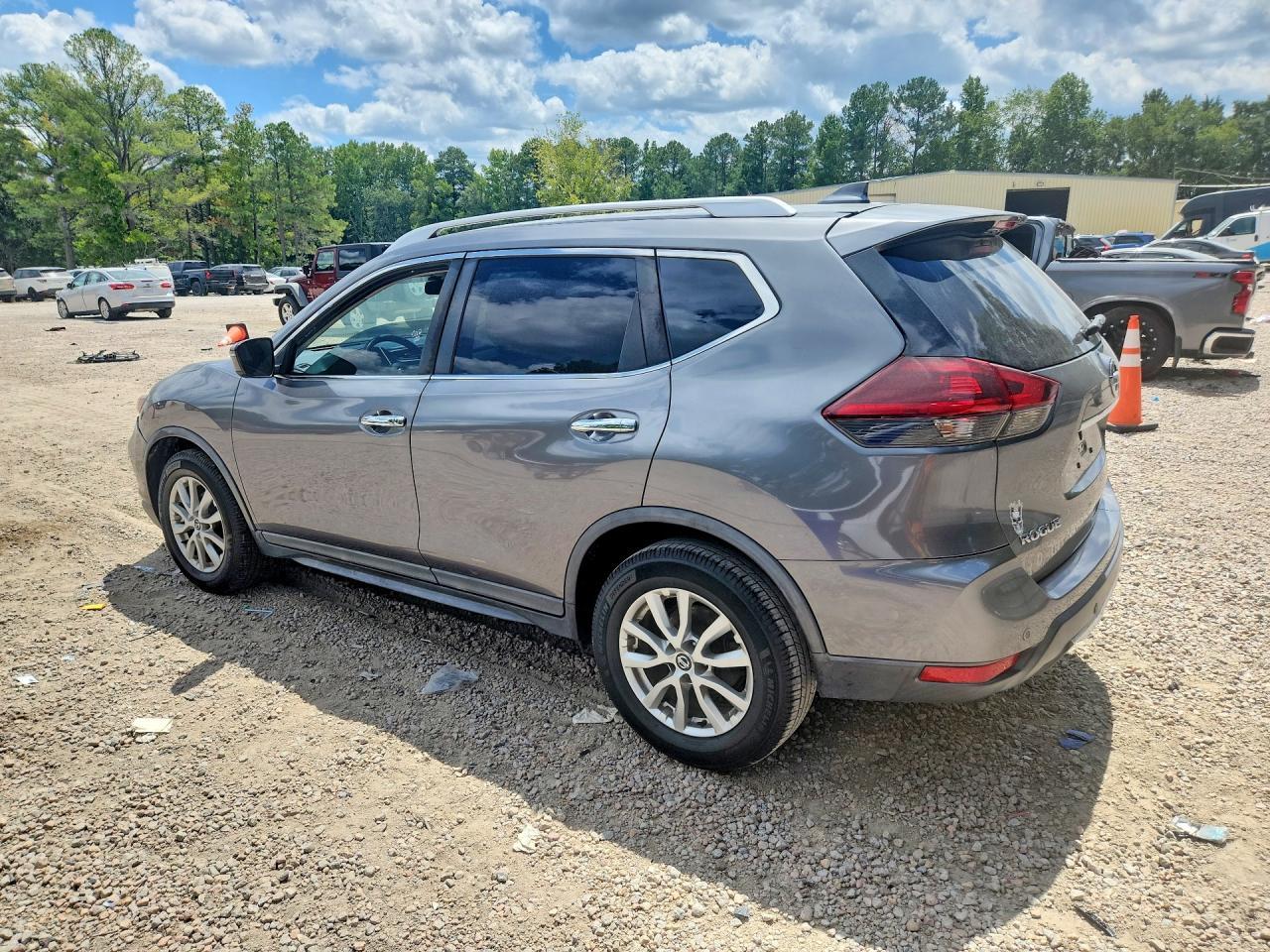 2020 Nissan Rogue, SV
