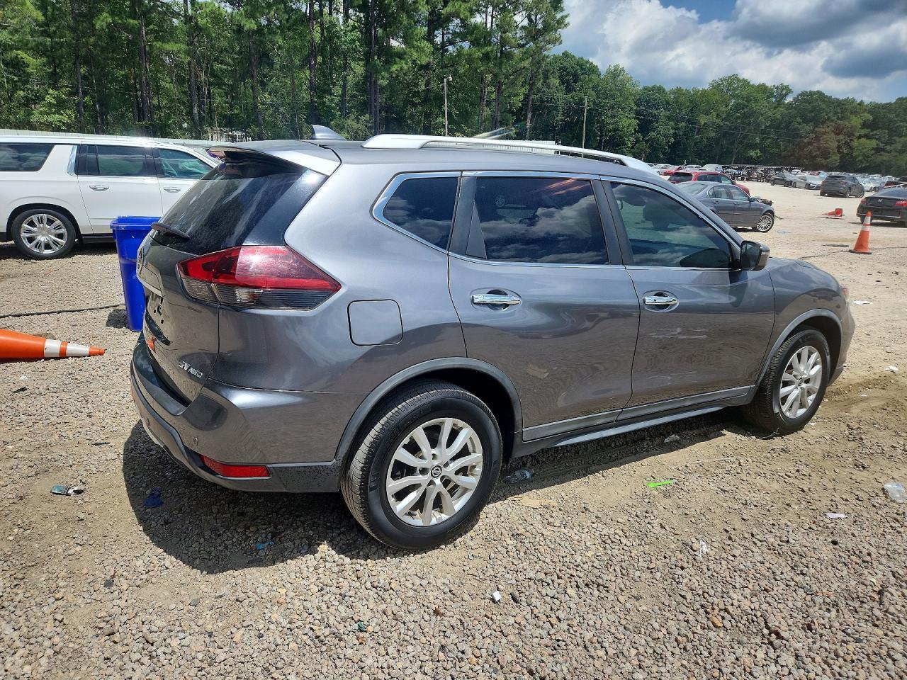 2020 Nissan Rogue, SV