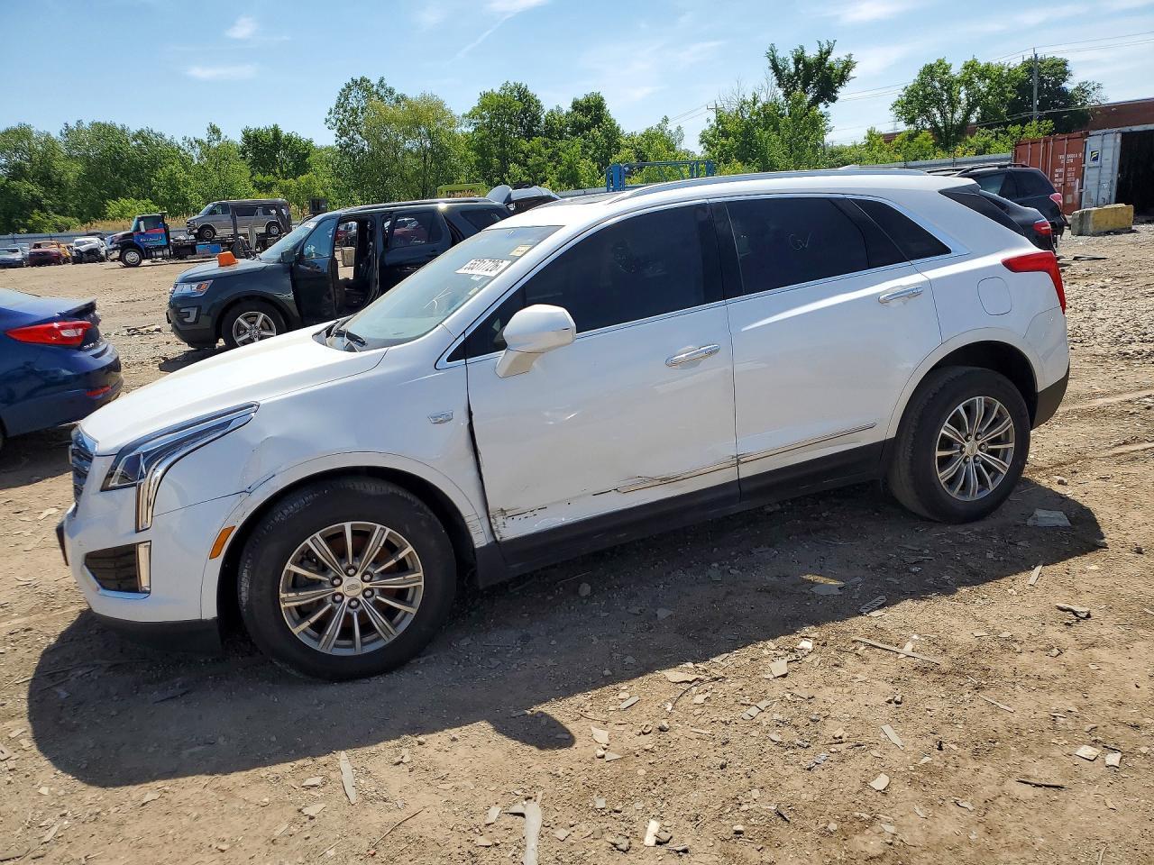 2017 Cadillac XT5, Luxury