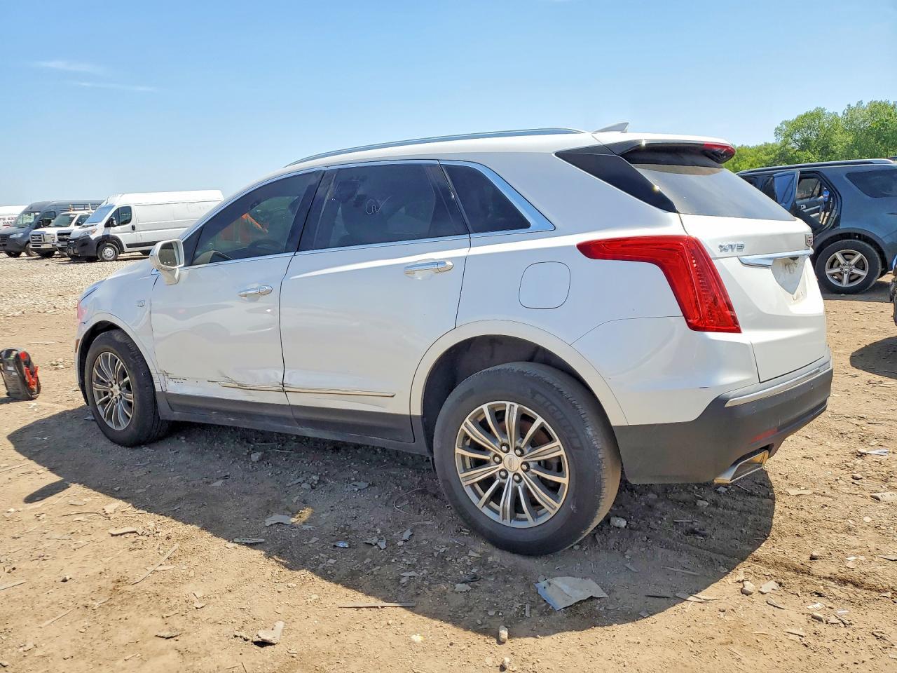 2017 Cadillac XT5, Luxury