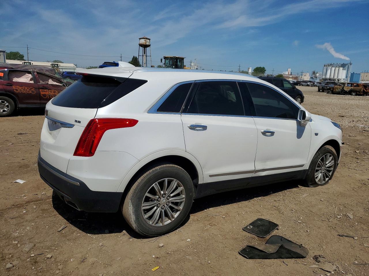 2017 Cadillac XT5, Luxury