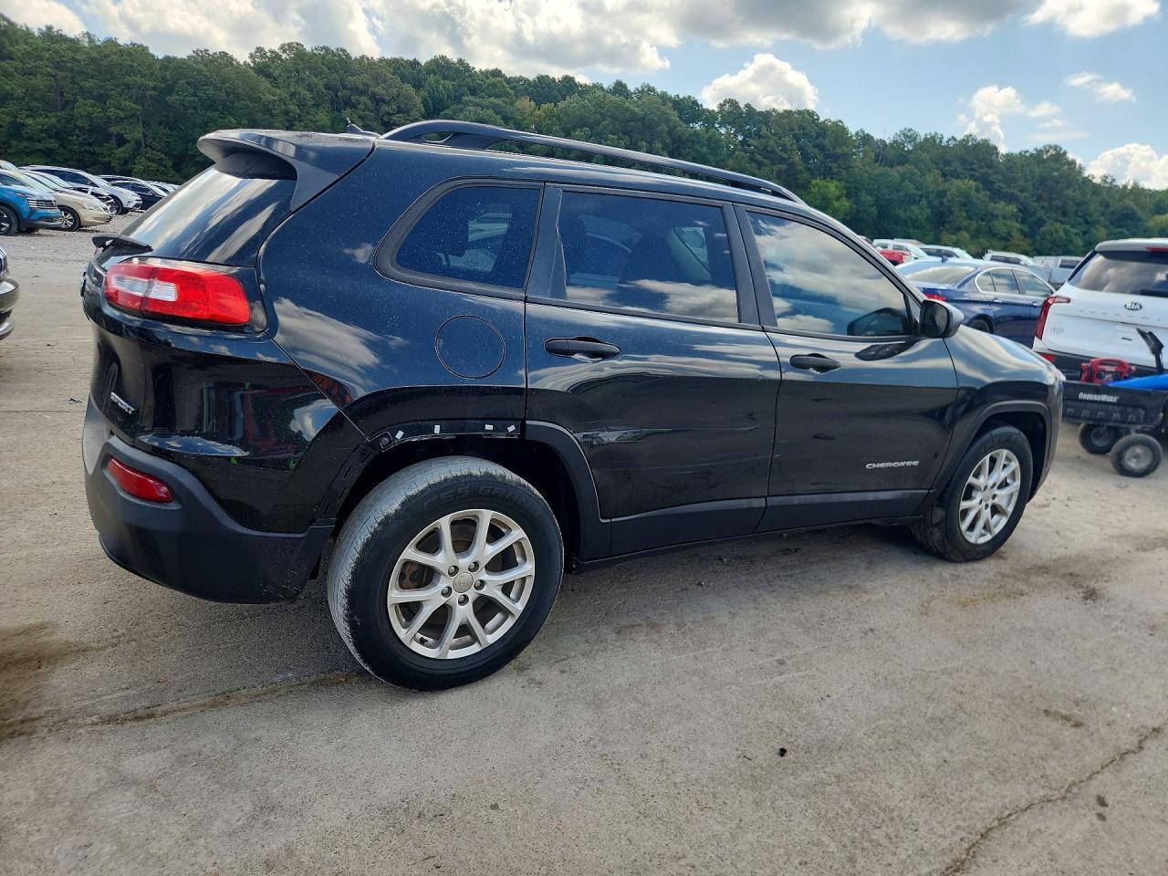 2016 Jeep Cherokee, Sport