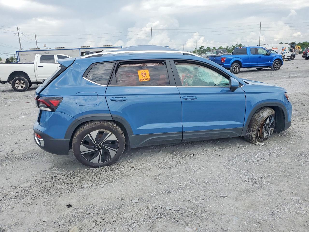 2026 Volkswagen Taos, SE