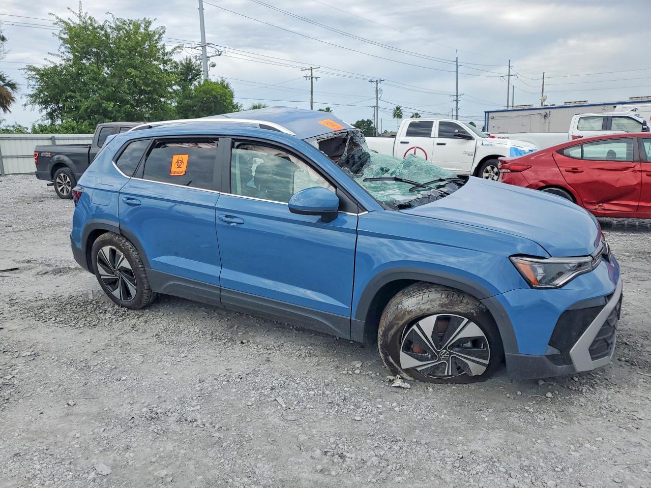 2026 Volkswagen Taos, SE