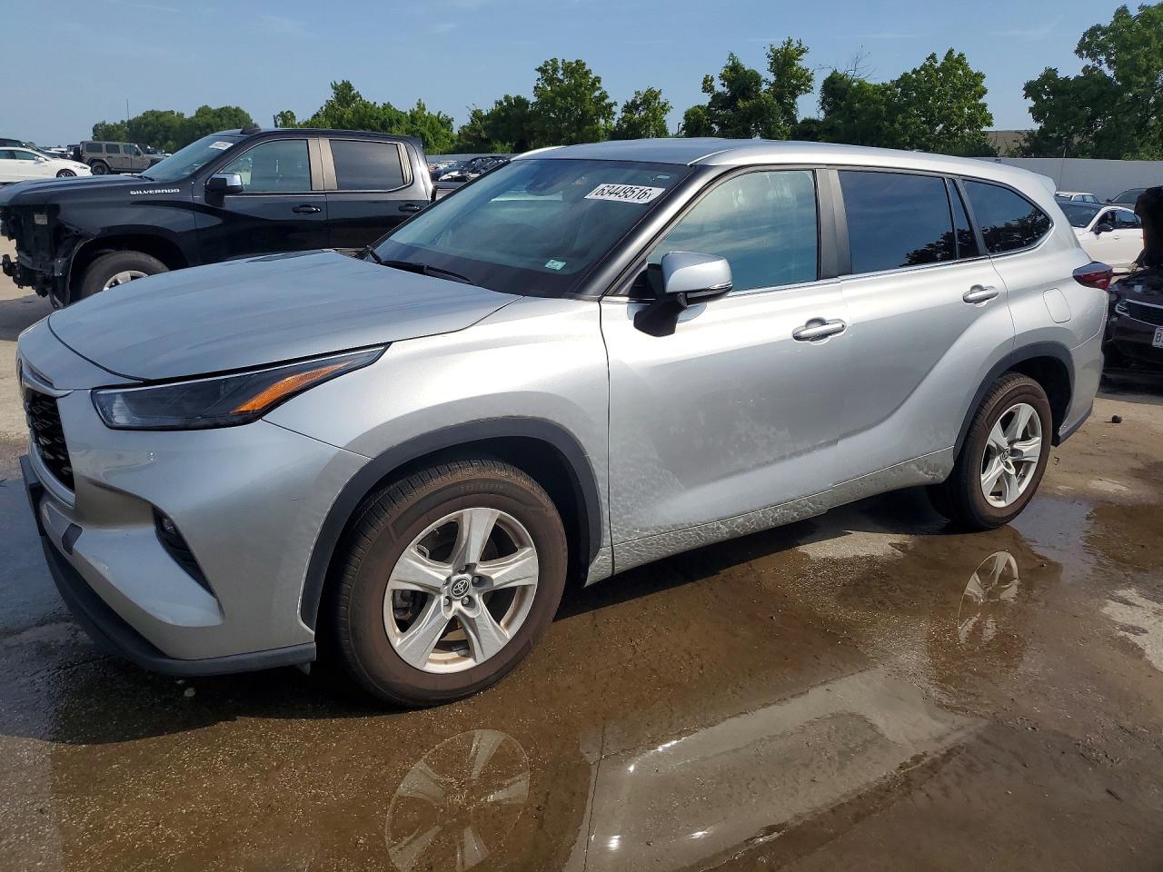 2024 Toyota Highlander, LE