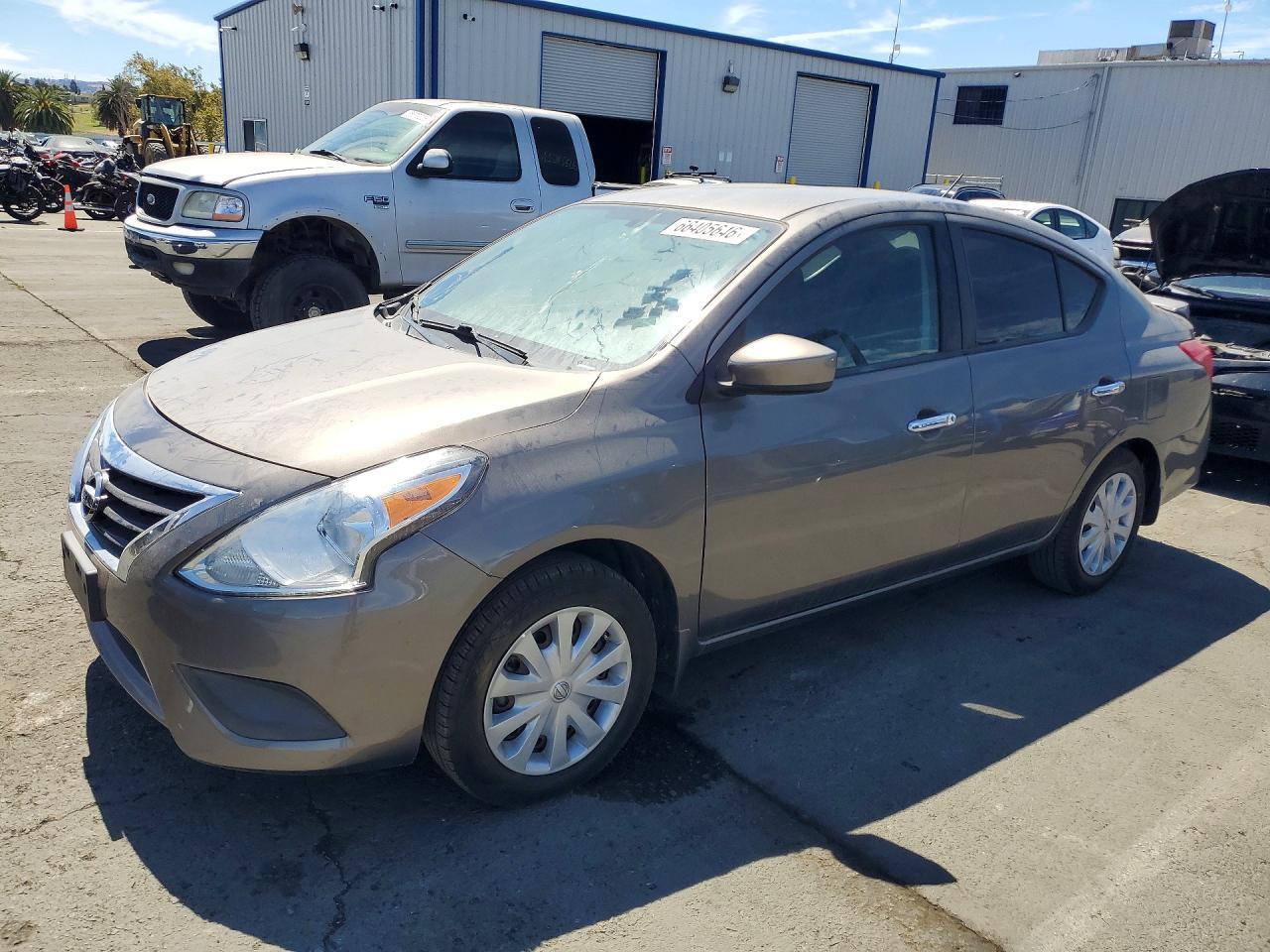 2016 Nissan Versa, 1.6 SV