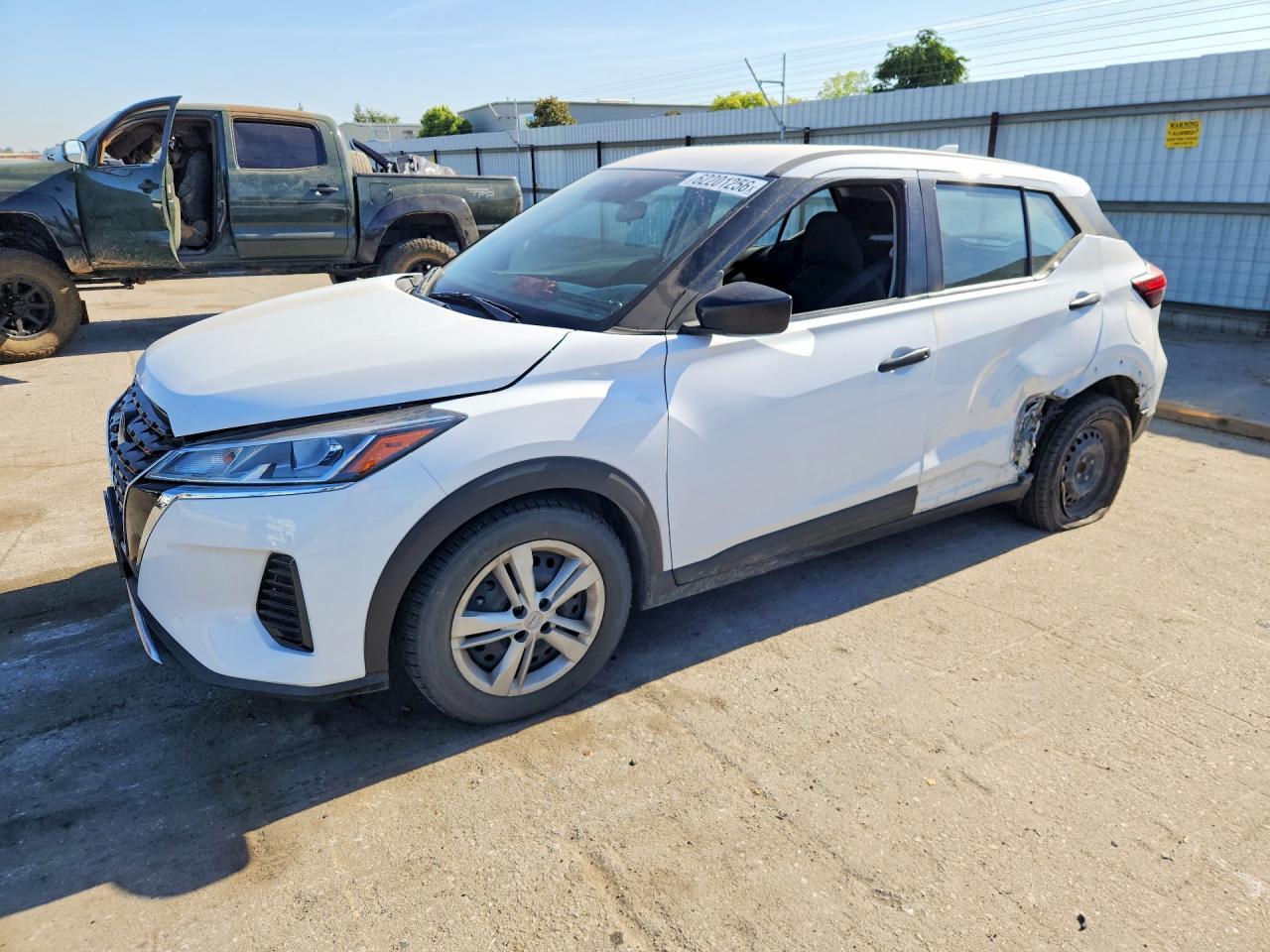 2023 Nissan Kicks, S