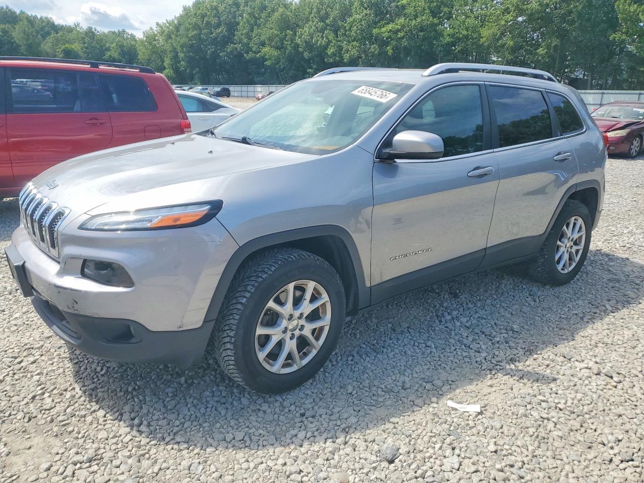 2017 Jeep Cherokee, Latitude