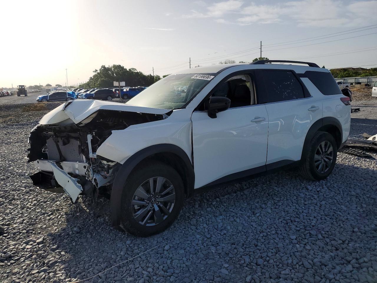 2026 Nissan Pathfinder, SV