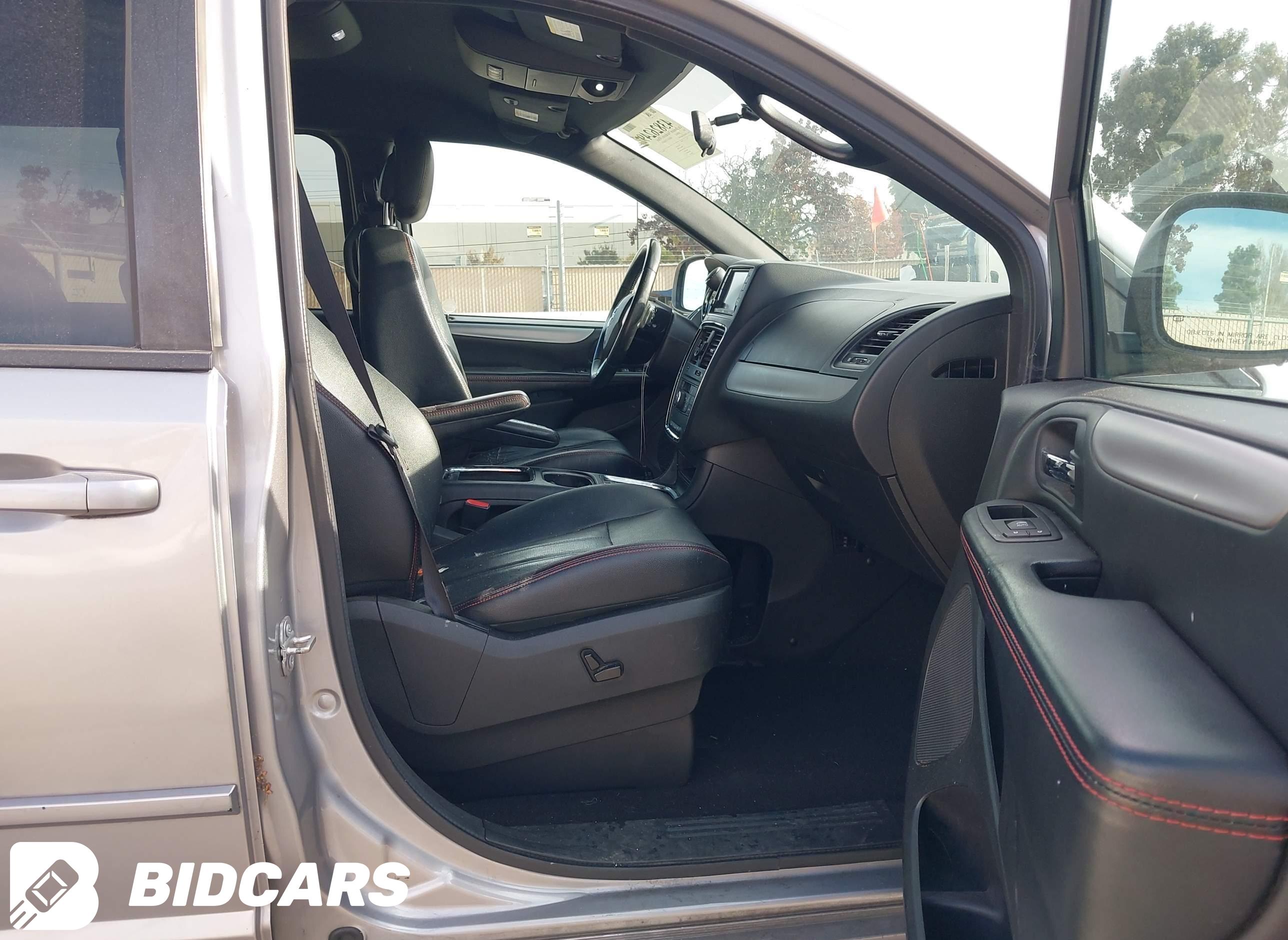 2016 Dodge Grand Caravan, R/T