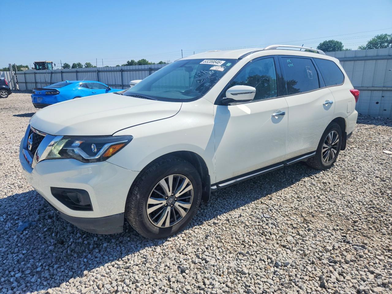 2017 Nissan Pathfinder, S