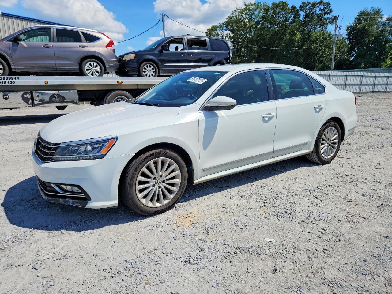 2016 Volkswagen Passat, SE