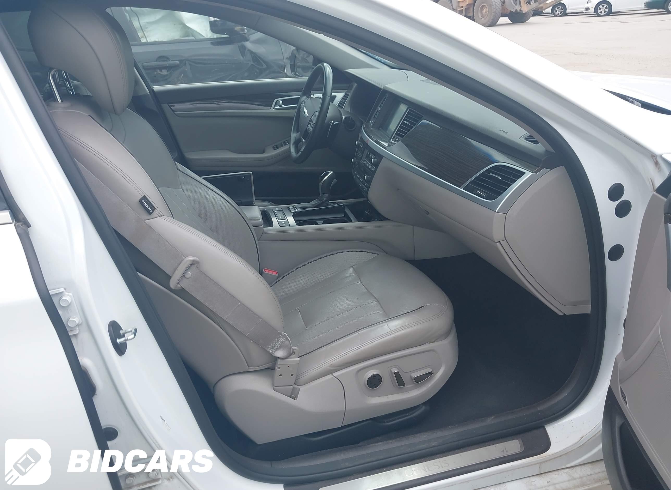2015 Hyundai Genesis, 3.8