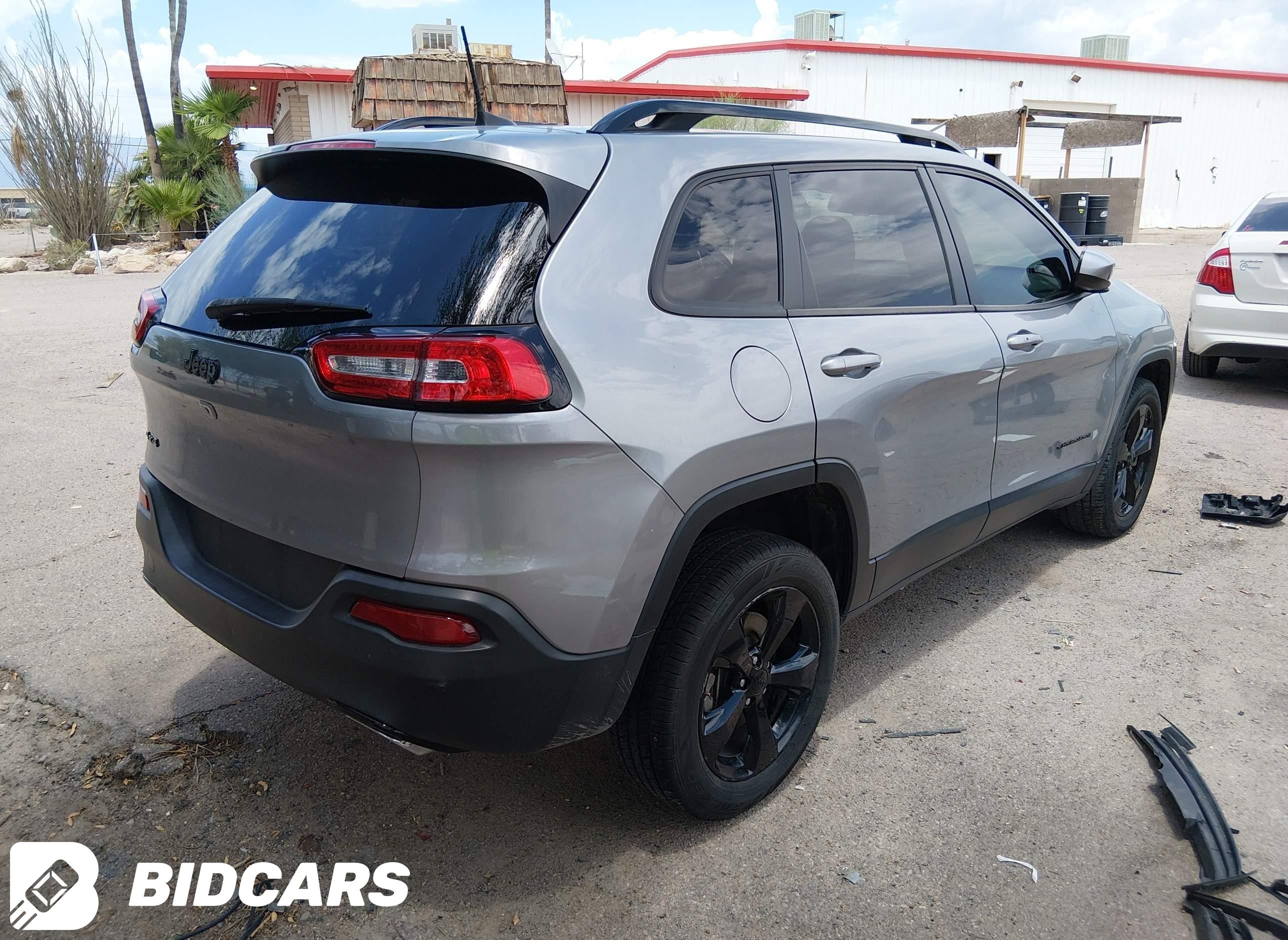 2016 Jeep Cherokee, Altitude