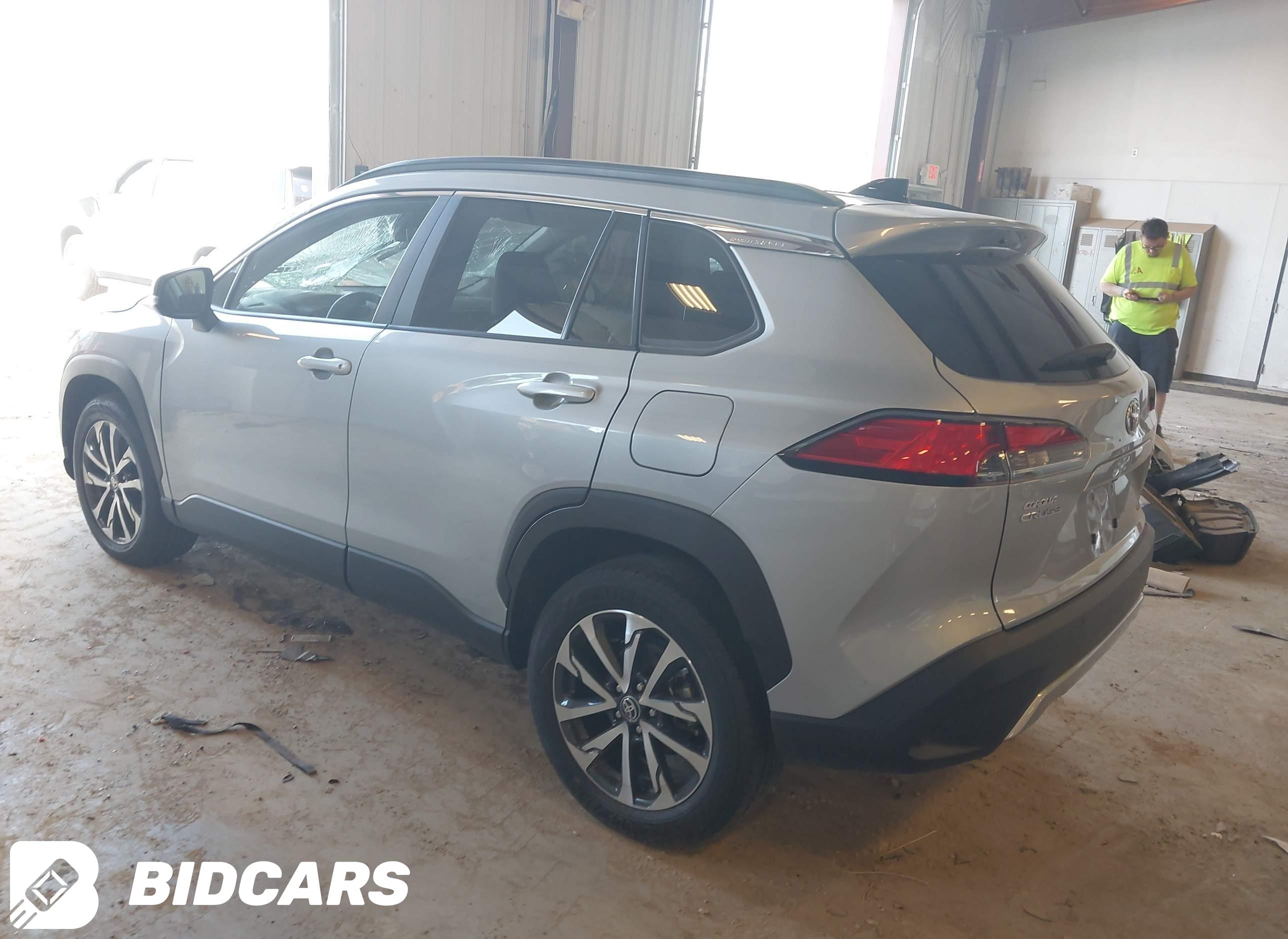 2025 Toyota Corolla Cross, Xle