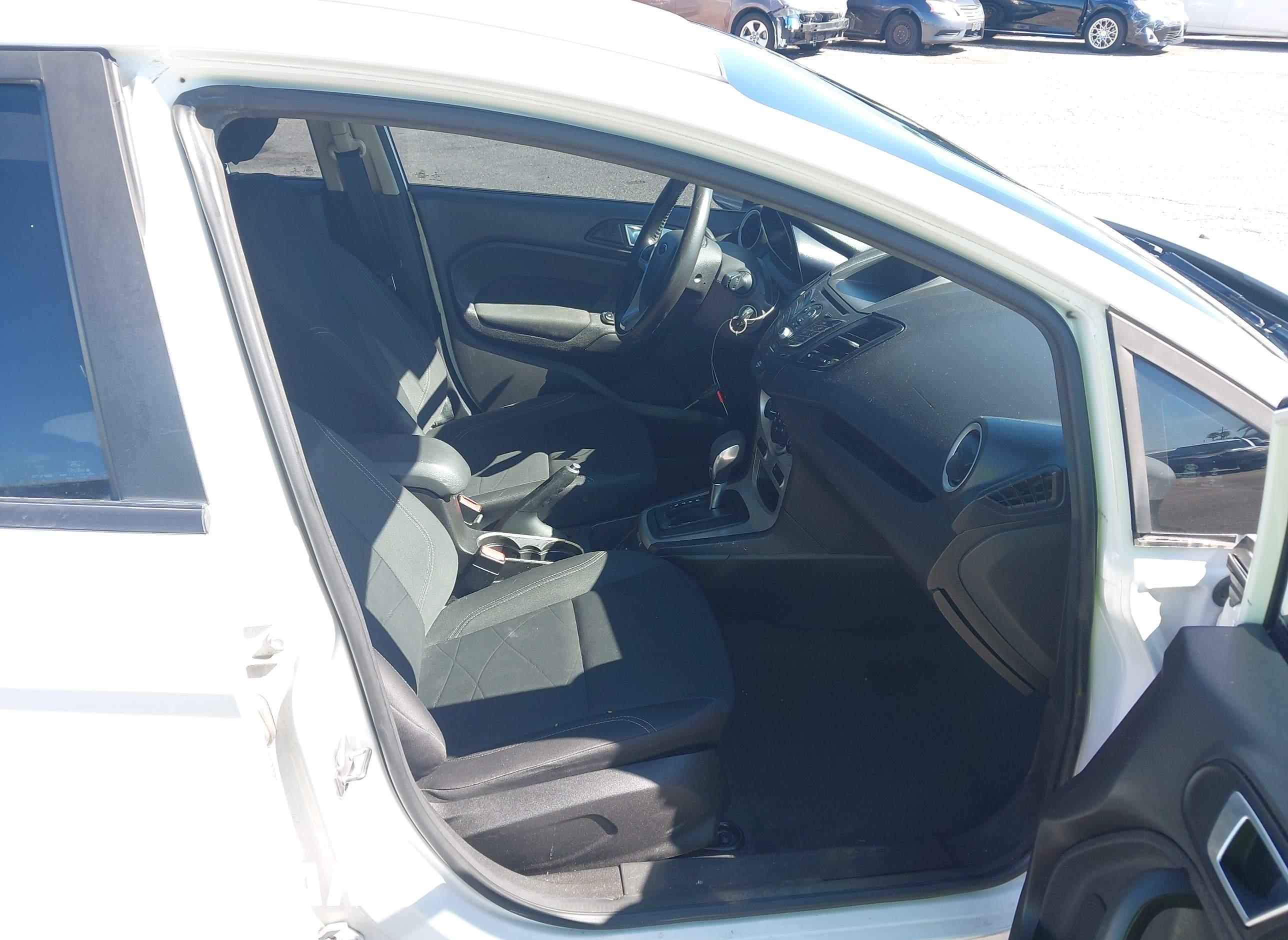 2015 Ford Fiesta, SE