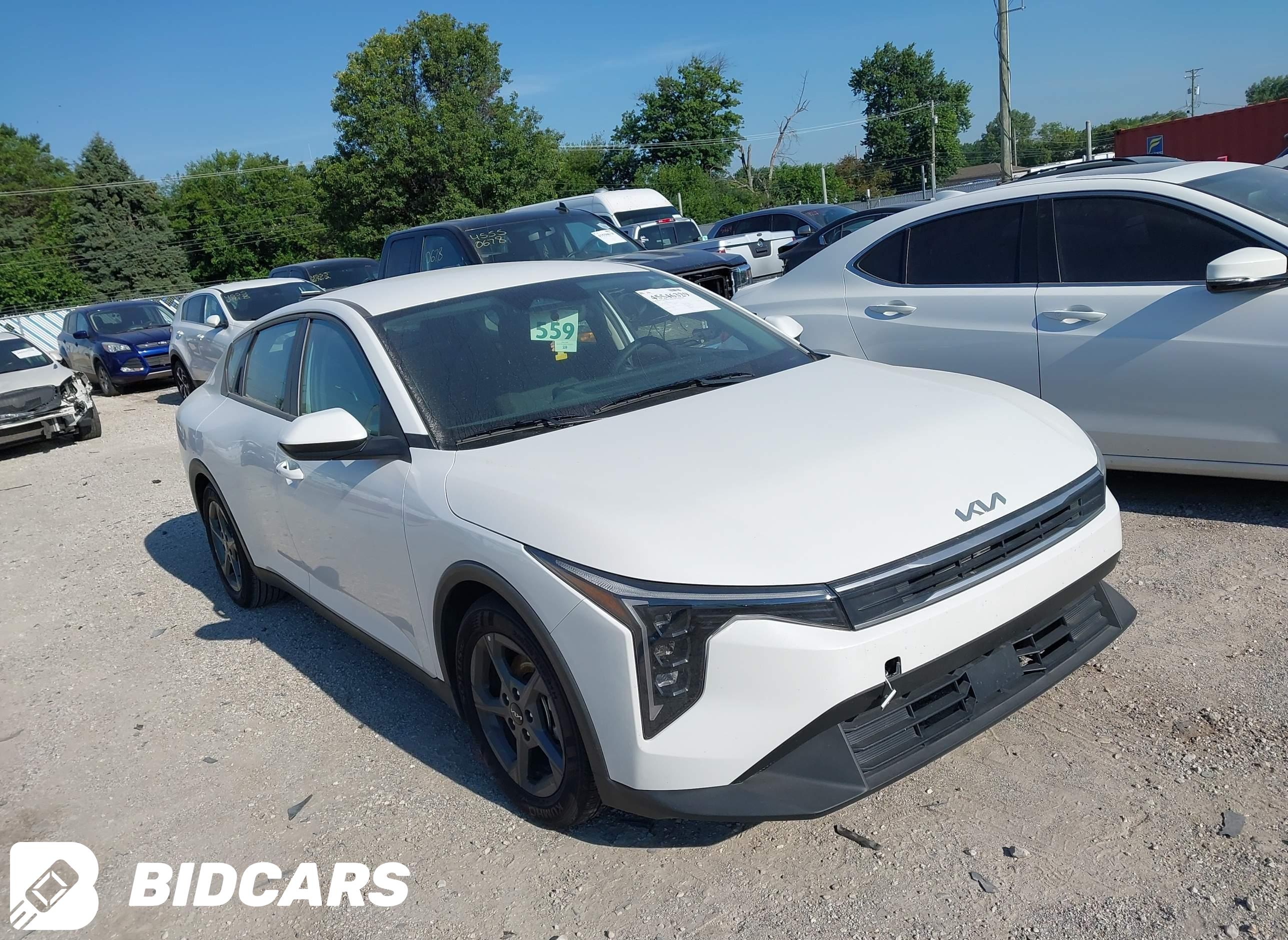 2025 KIA K4, Lxs