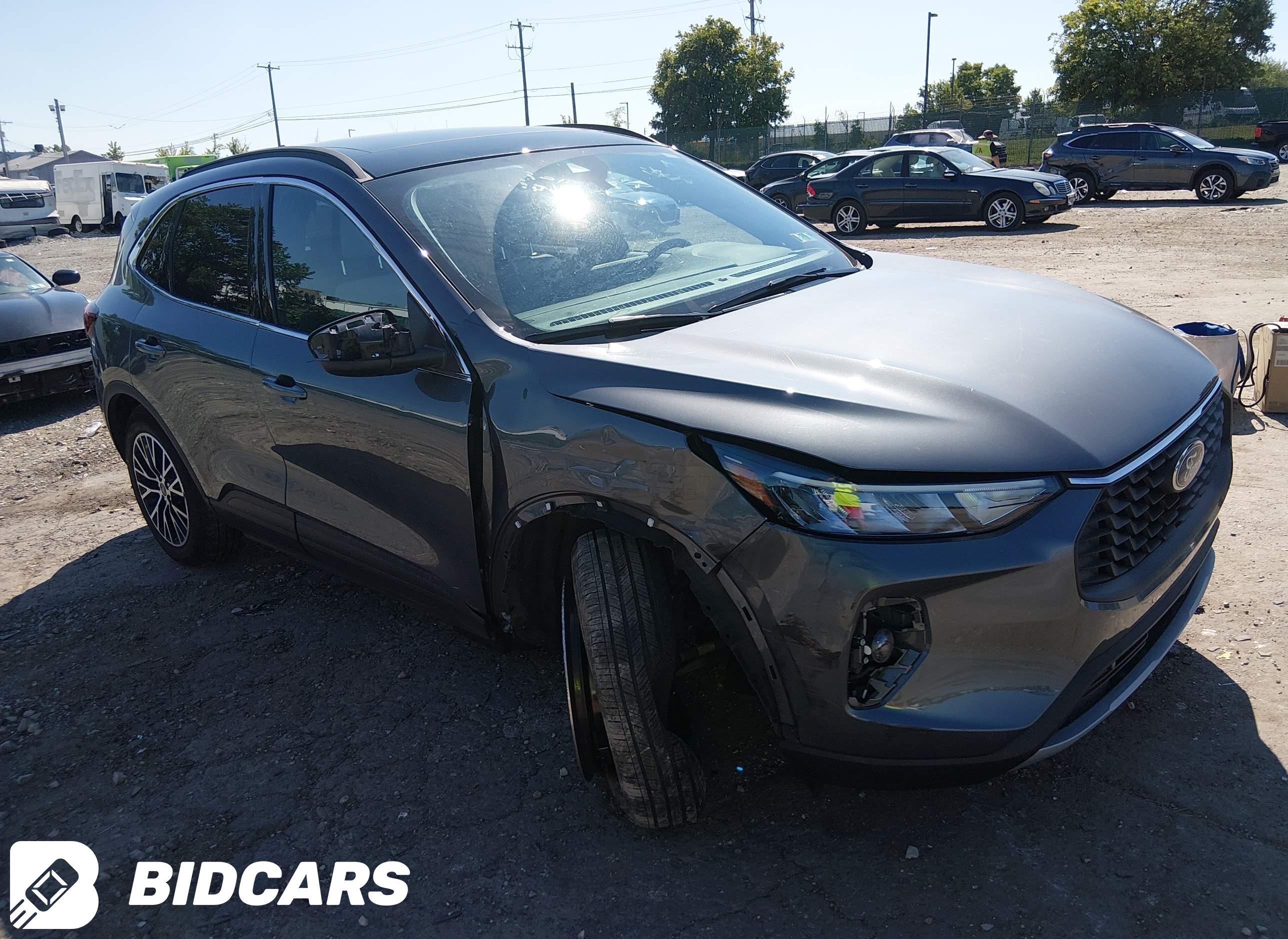 2025 Ford Escape, Phev
