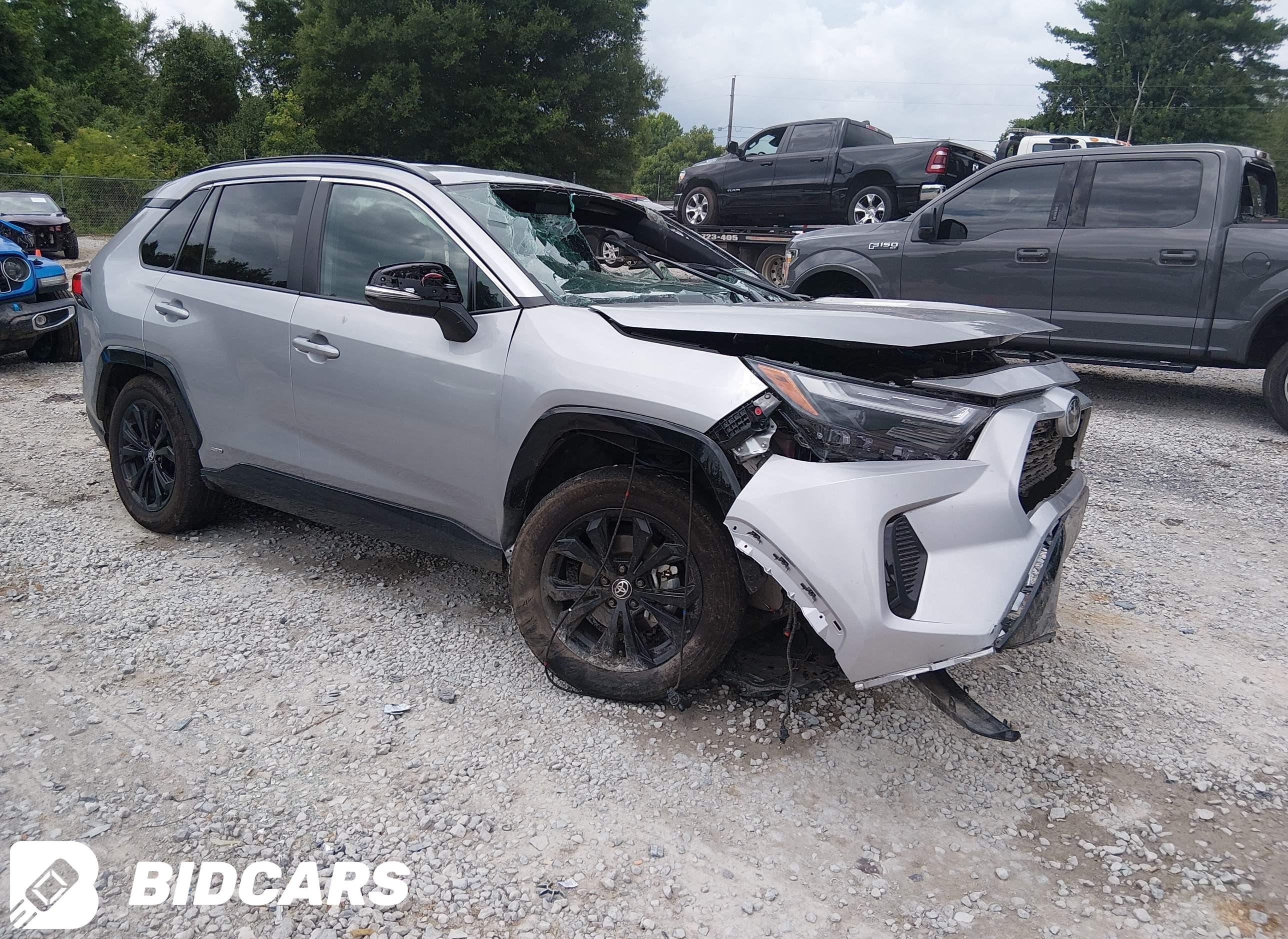 2025 Toyota RAV4, Hybrid SE