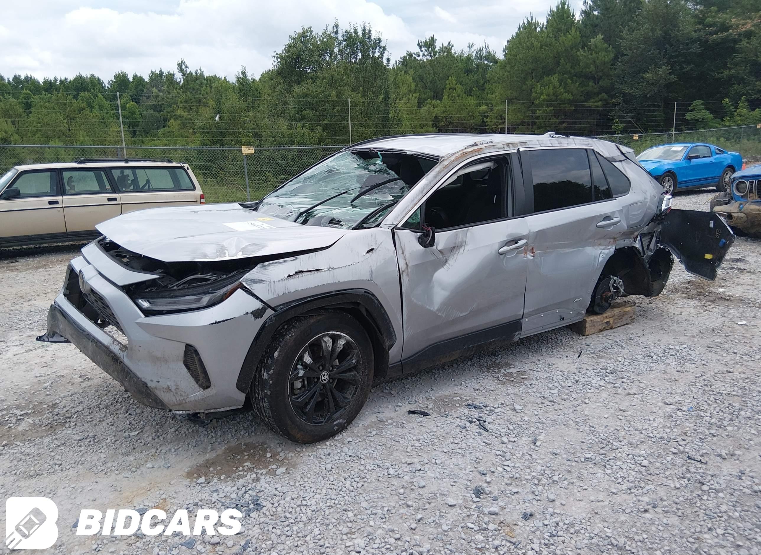 2025 Toyota RAV4, Hybrid SE