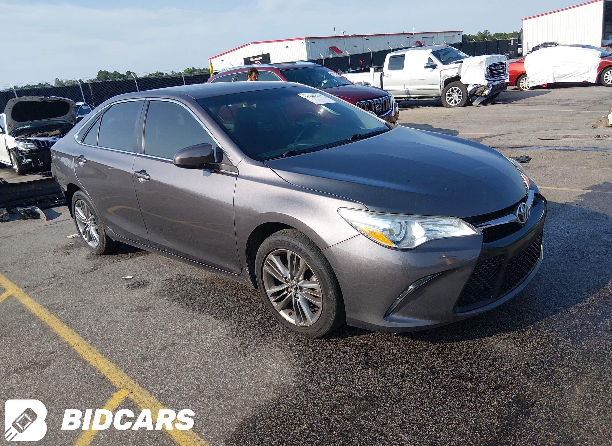 2016 Toyota Camry, SE