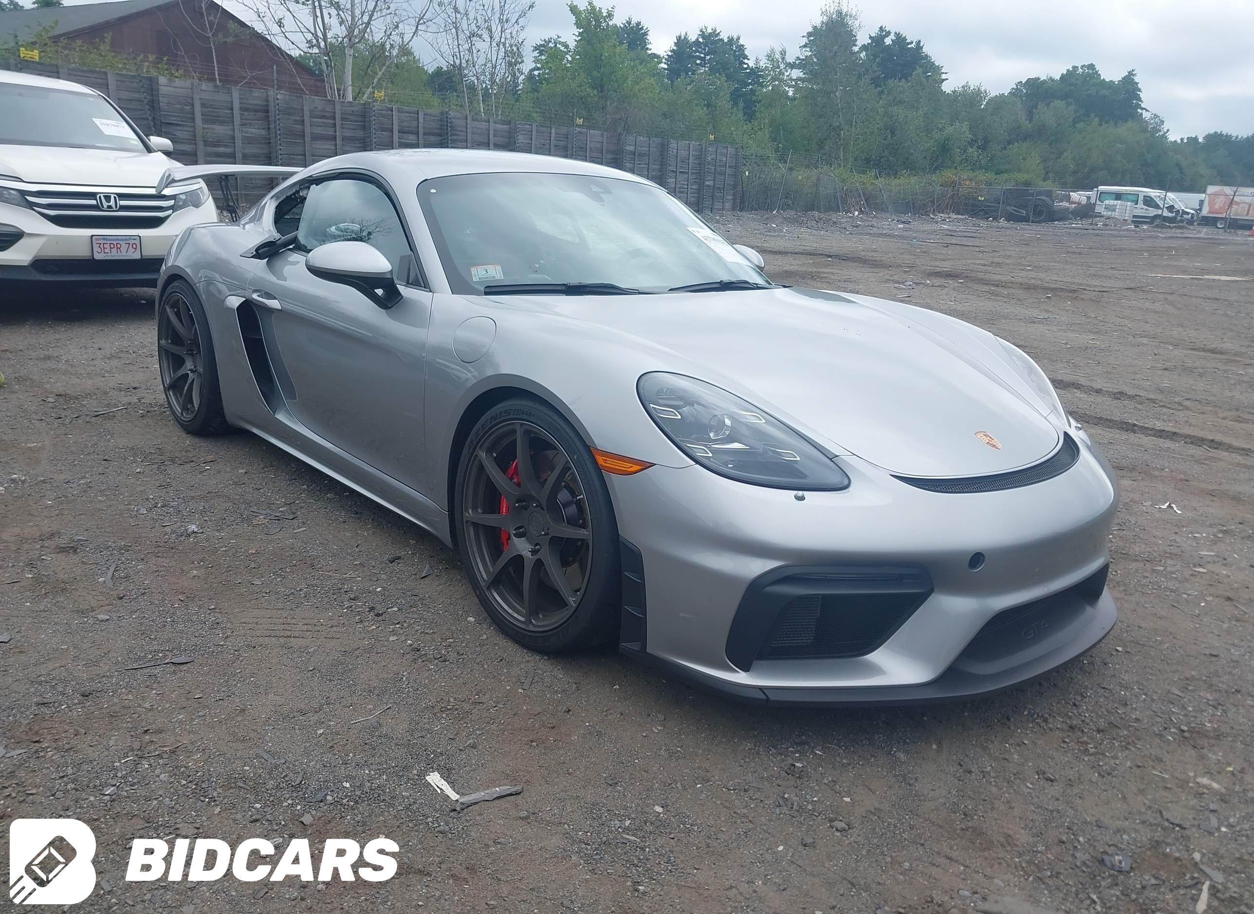 2022 Porsche 718 Cayman, GT4