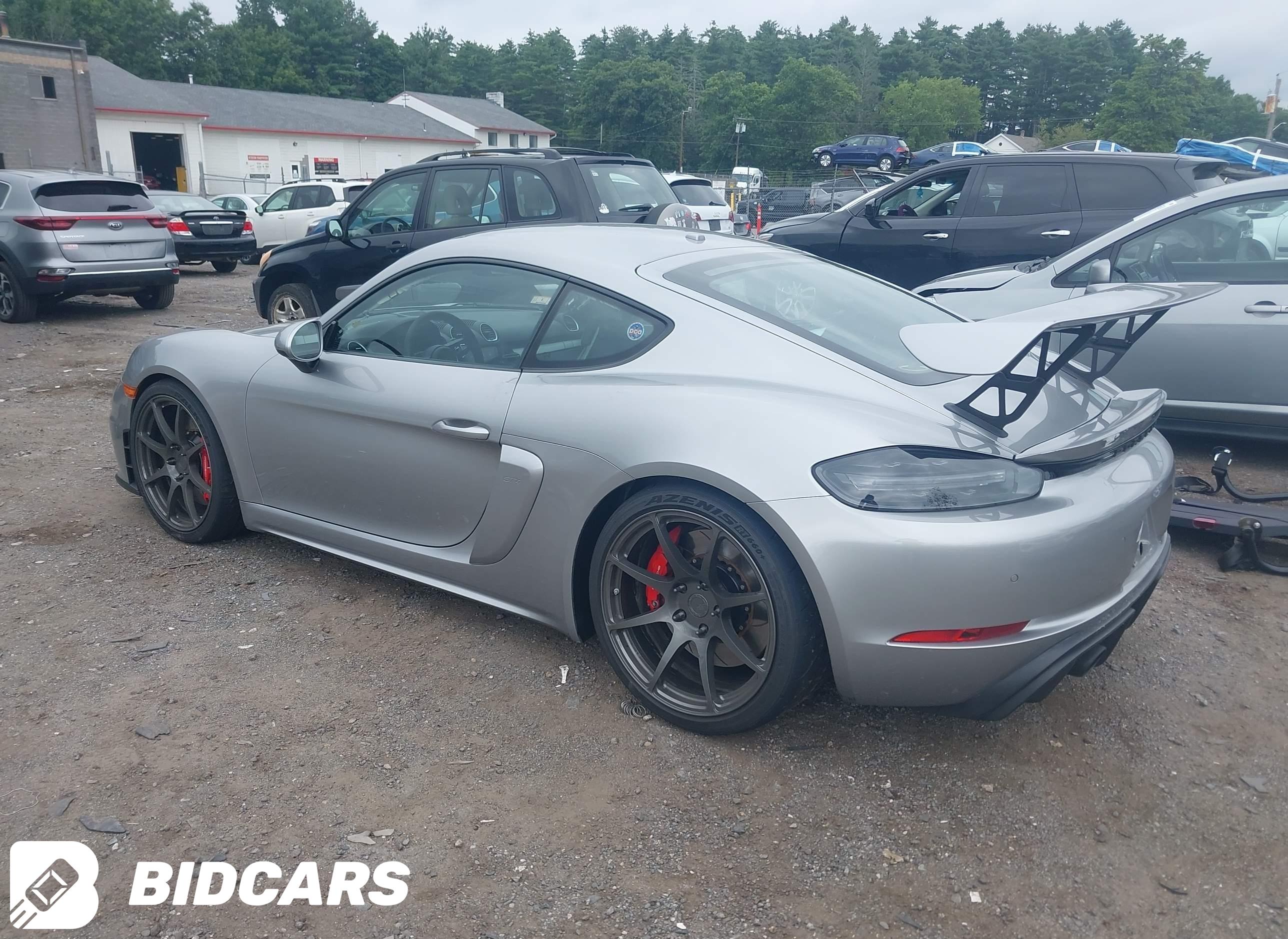 2022 Porsche 718 Cayman, GT4