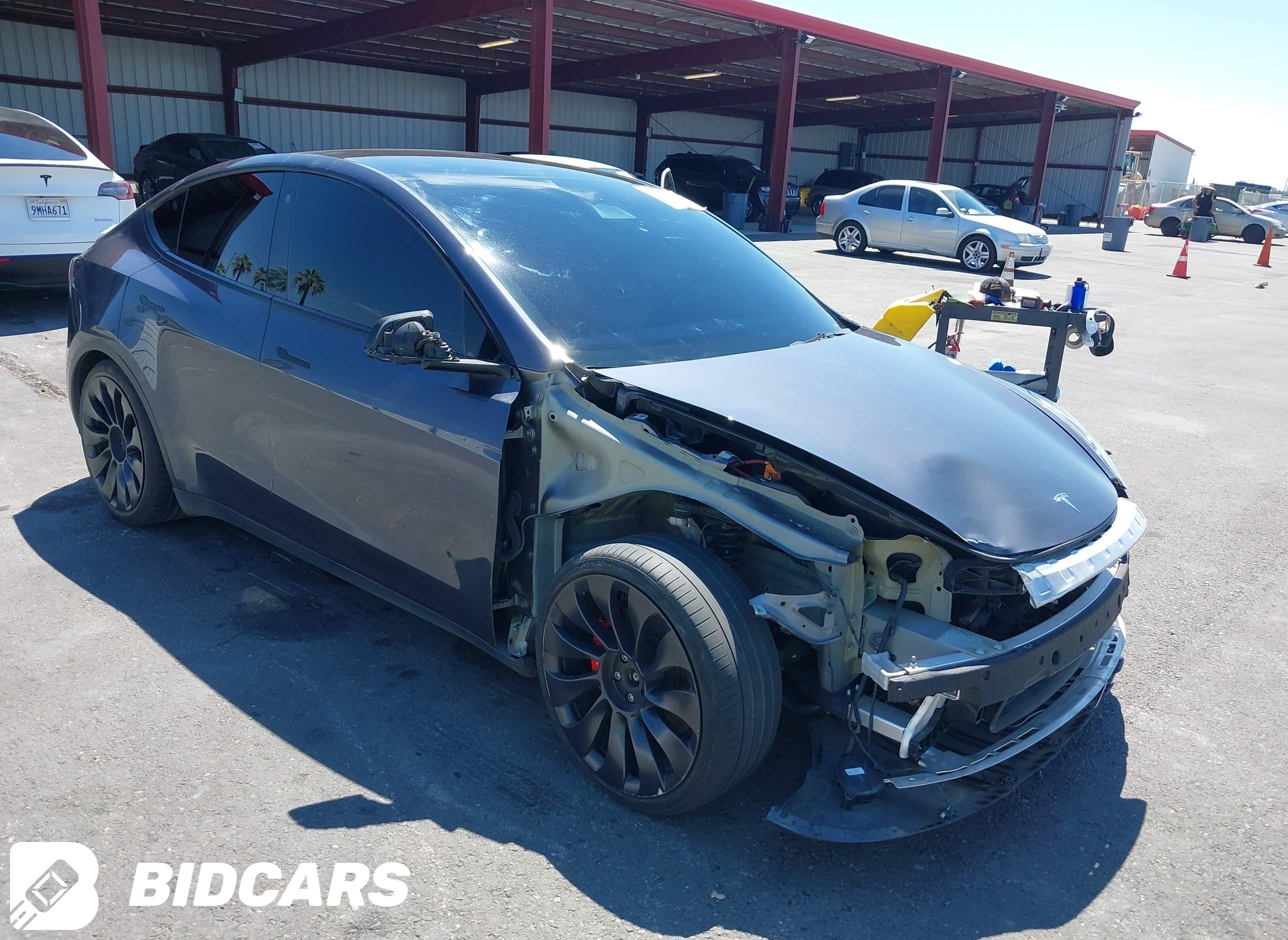 2023 Tesla Model Y, Performan...