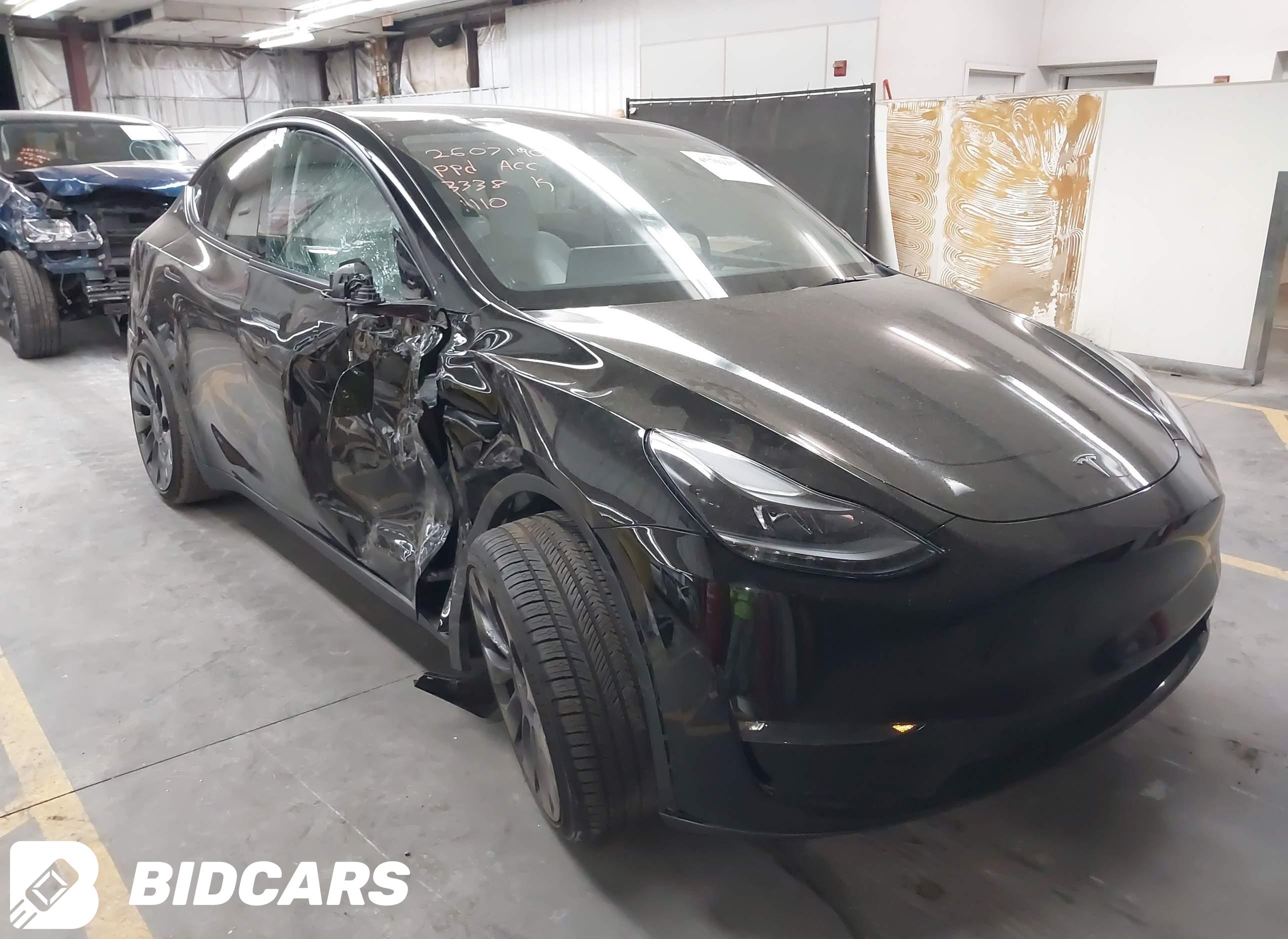 2023 Tesla Model Y, Performan...
