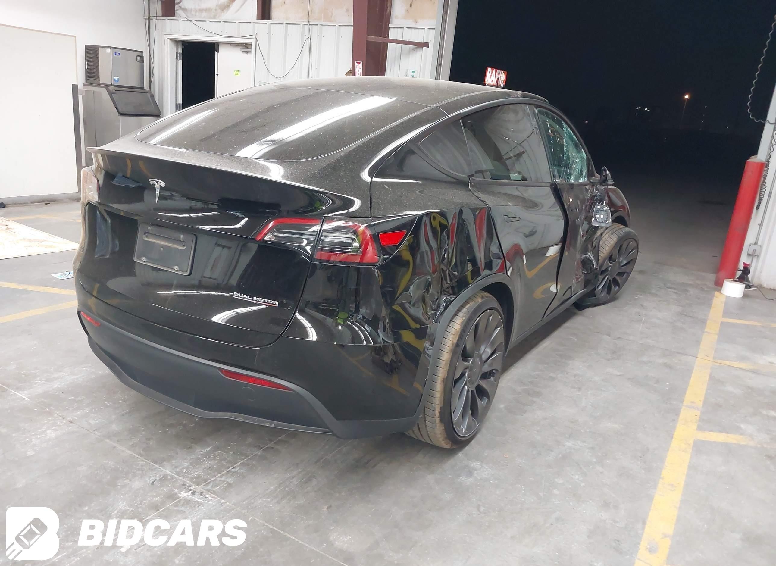 2023 Tesla Model Y, Performan...