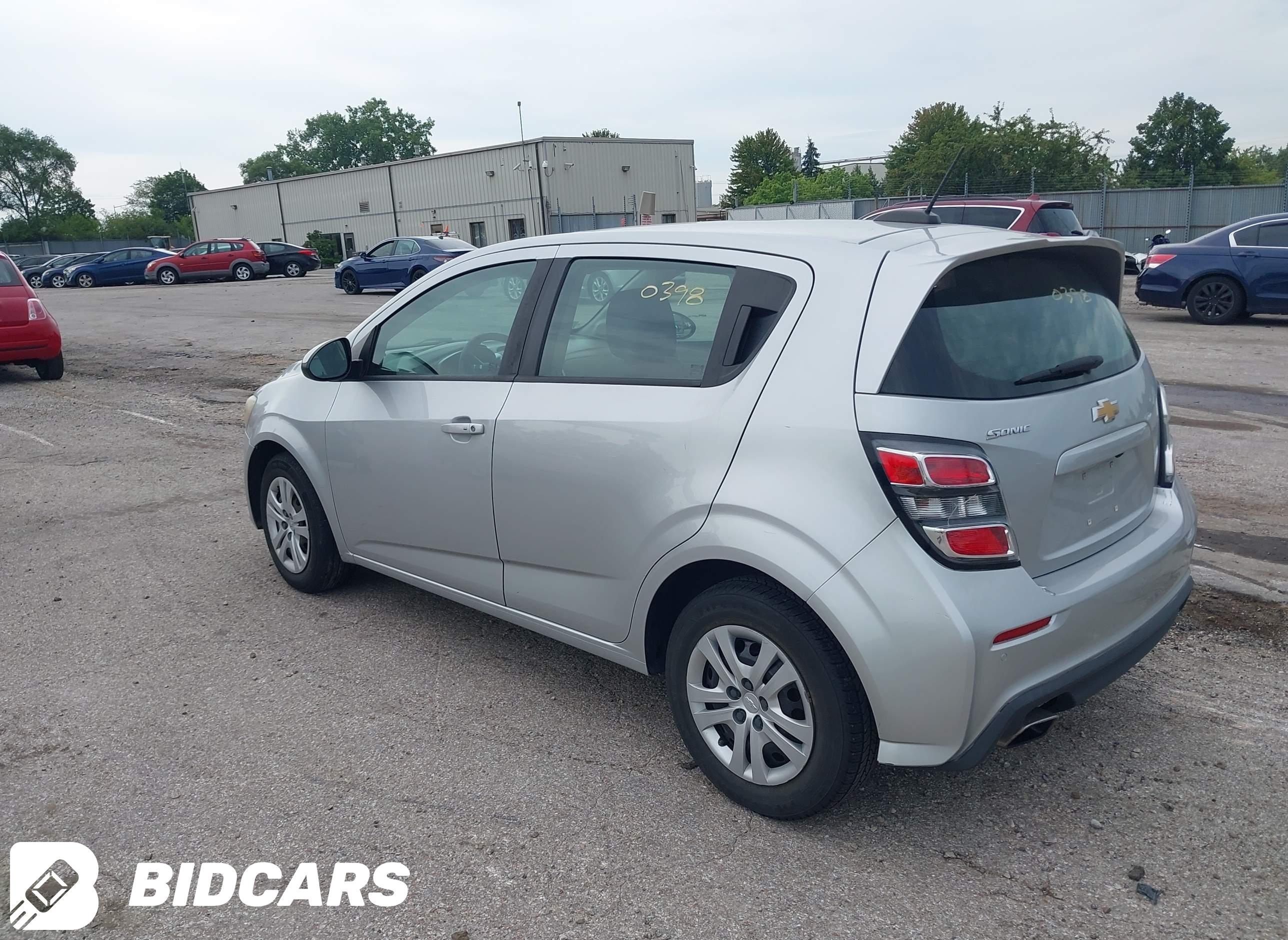 2020 Chevrolet Sonic, Fwd  1F...