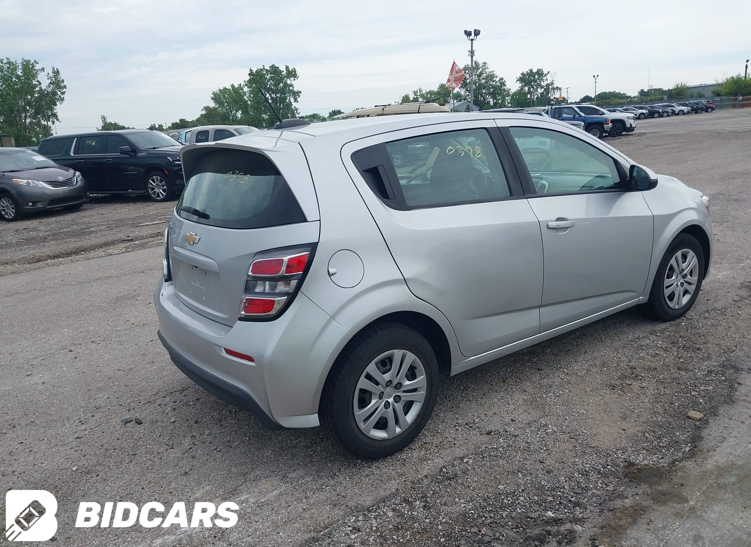 2020 Chevrolet Sonic, Fwd  1F...