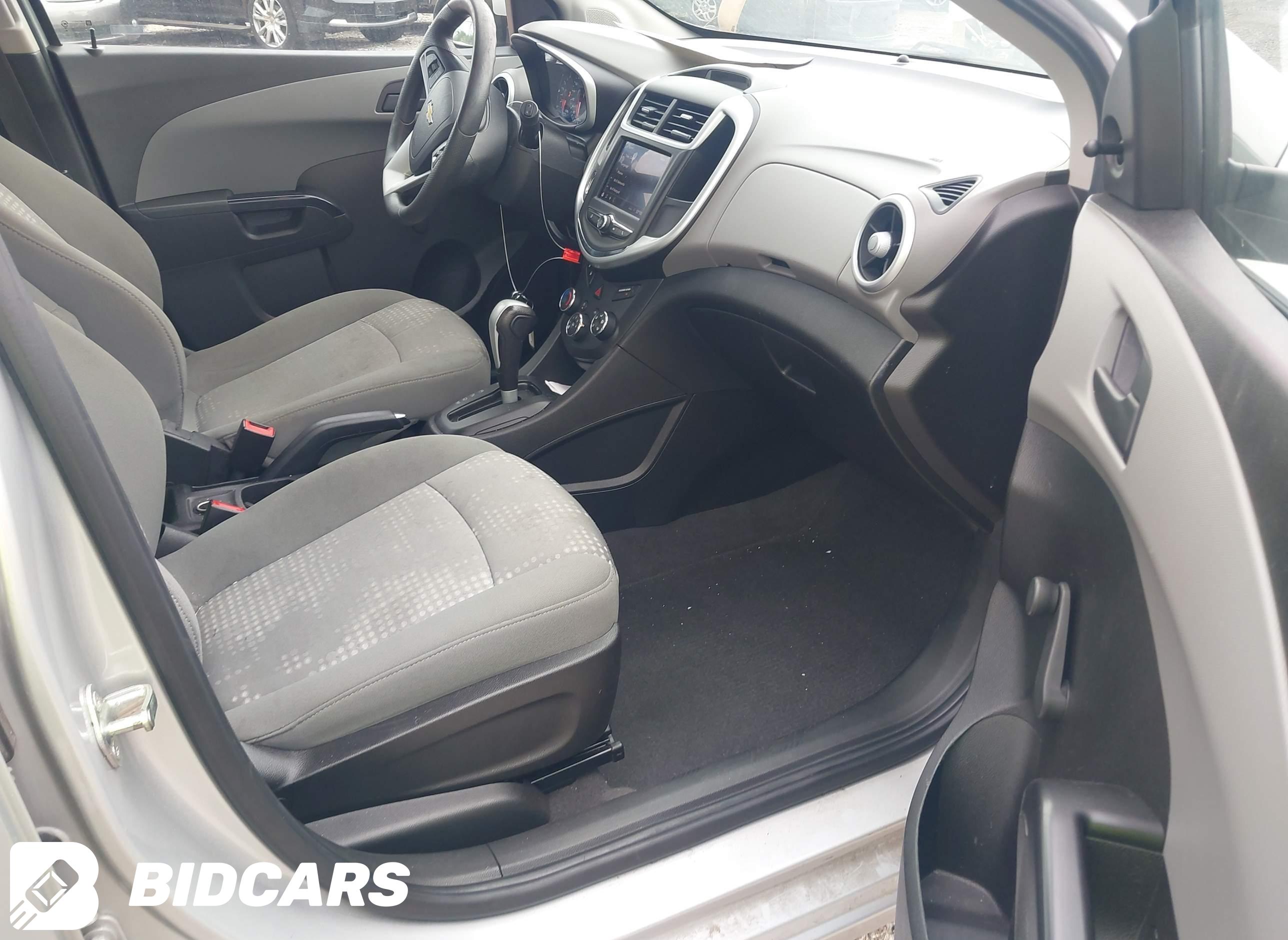 2020 Chevrolet Sonic, Fwd  1F...