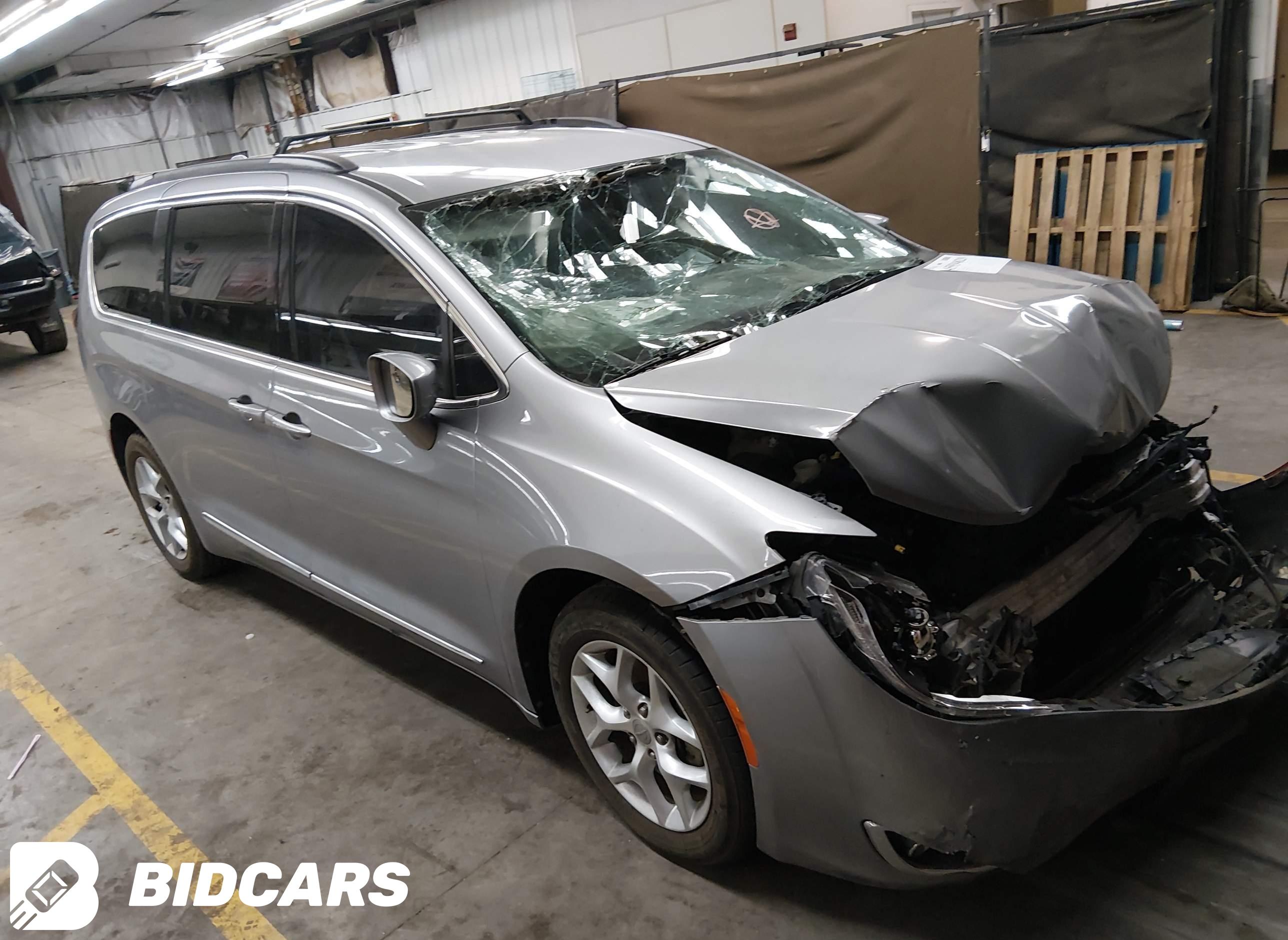 2017 Chrysler Pacifica, Touri...