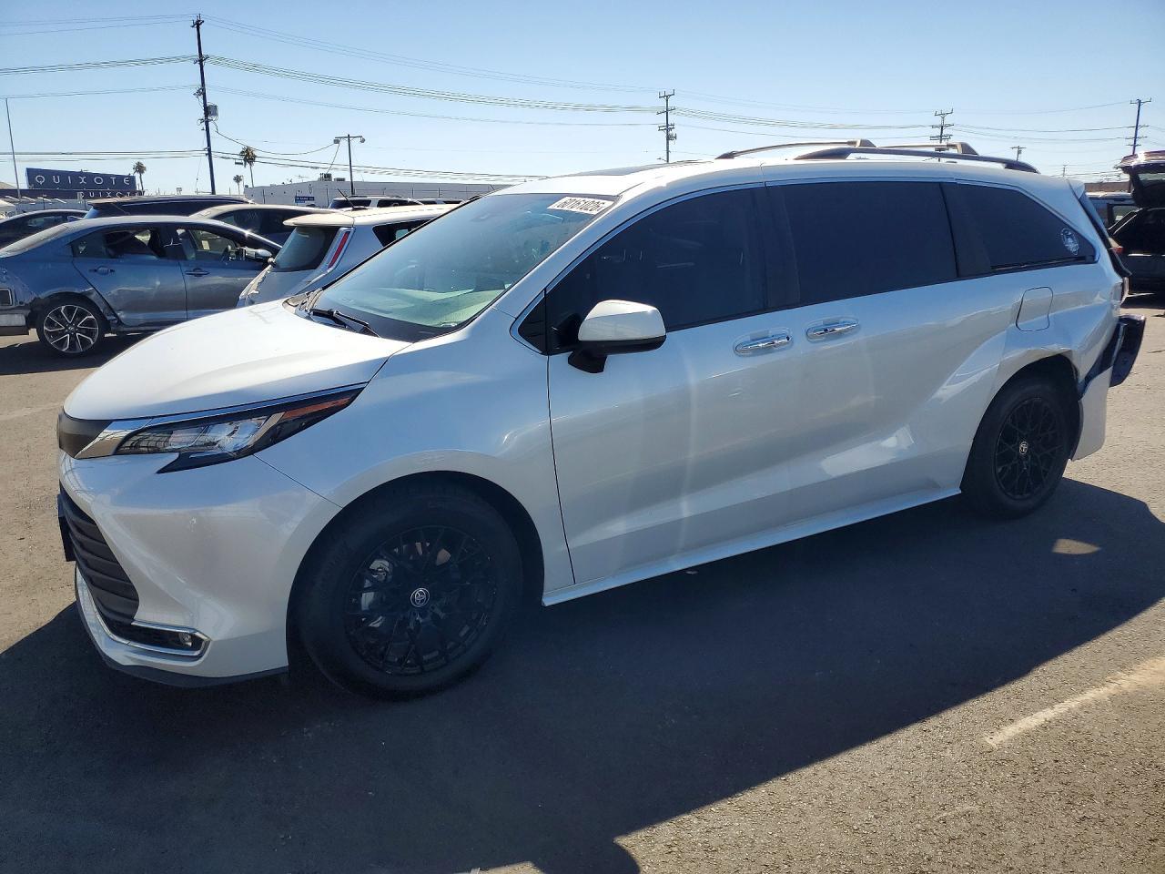 2022 Toyota Sienna, Xle