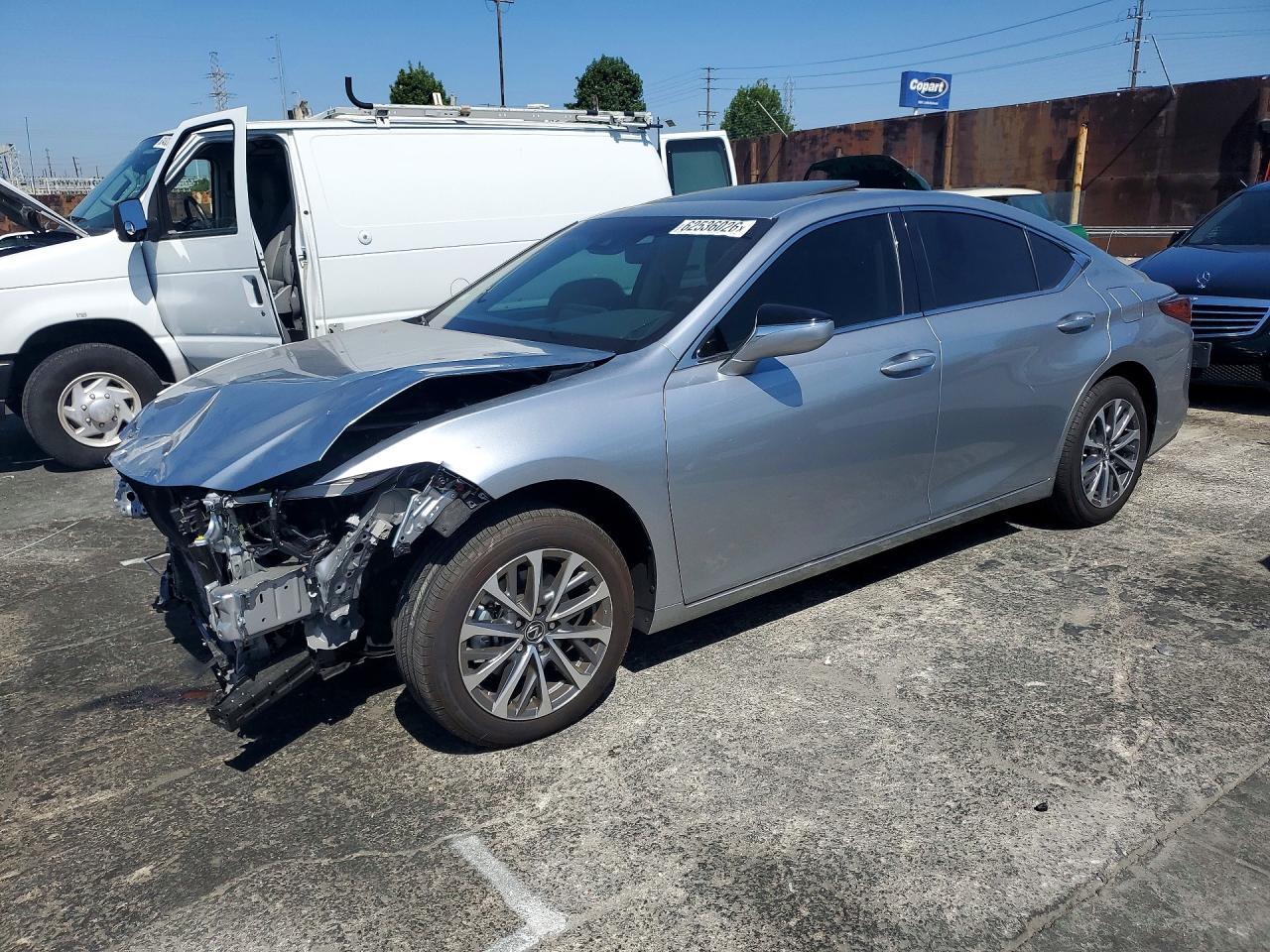 2025 Lexus ES, Base