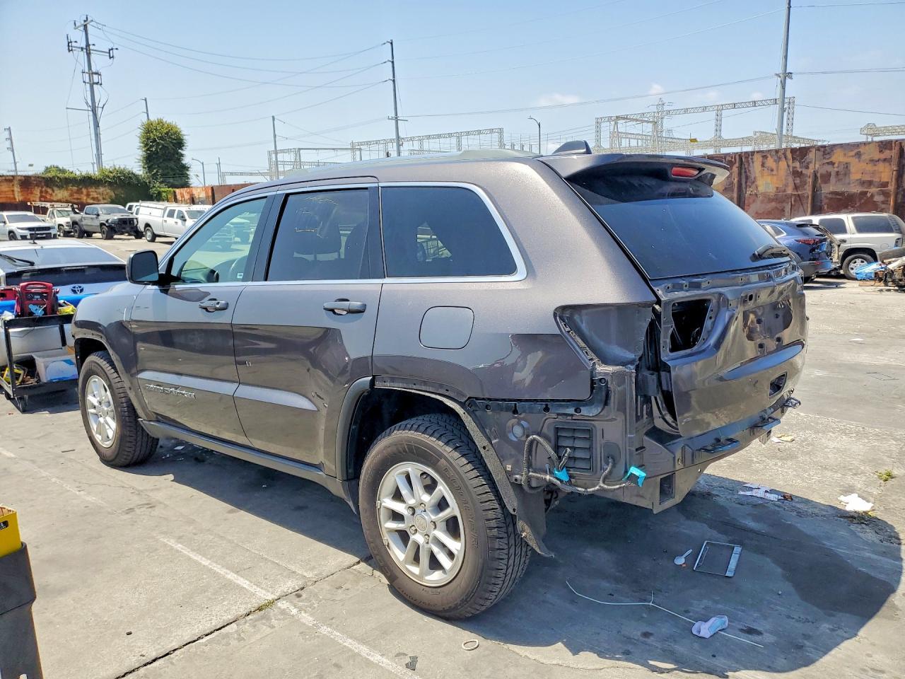2020 Jeep Grand Cherokee, Laredo