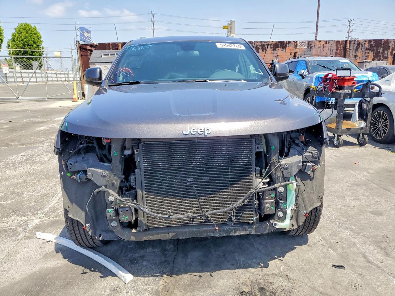 2020 Jeep Grand Cherokee, Laredo