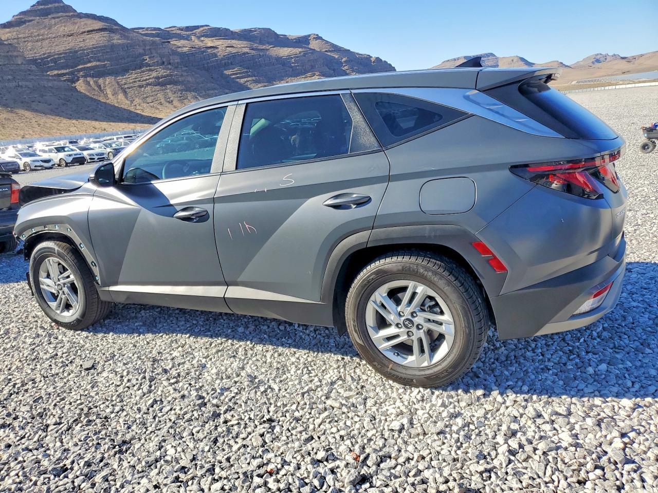 2025 Hyundai Tucson, SE