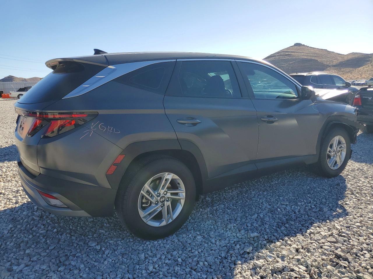2025 Hyundai Tucson, SE