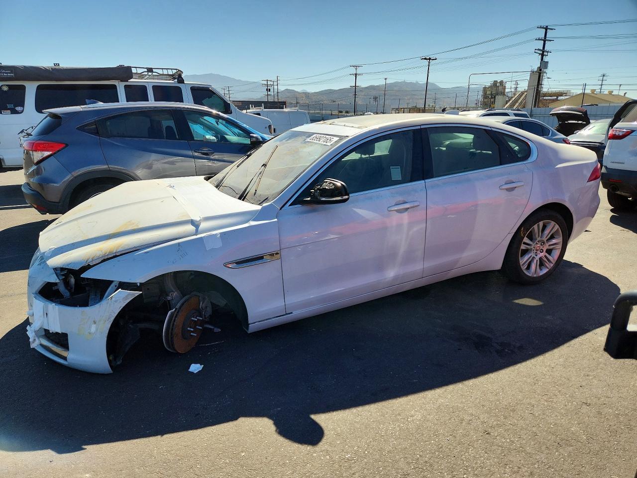 2016 Jaguar XF, Premium Luxury
