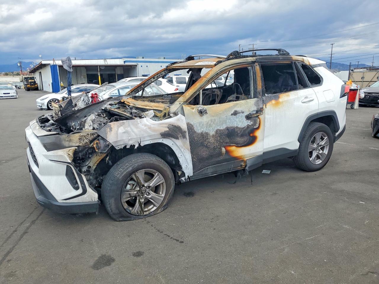 2025 Toyota RAV4, Xle