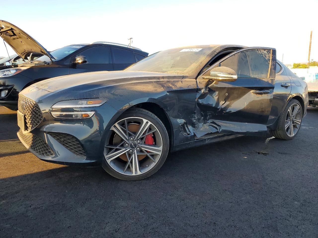 2025 Genesis G70, Base